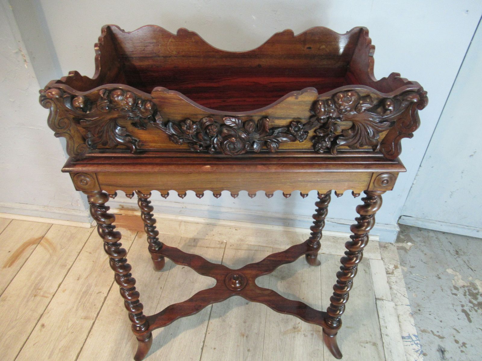 photo vintage 19th Century    Carved And Decorated Plant Holder