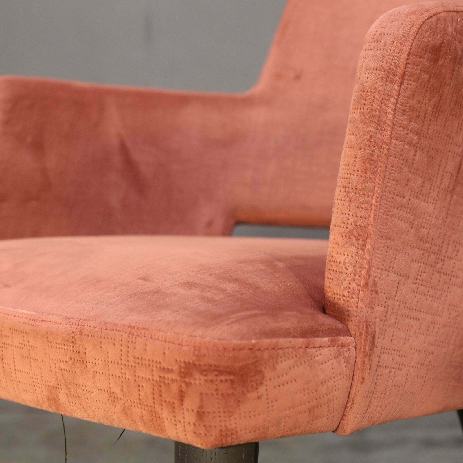 photo furniture Gallotti & Radice Thea Queen Armchair By Pinuccio Borgonovo