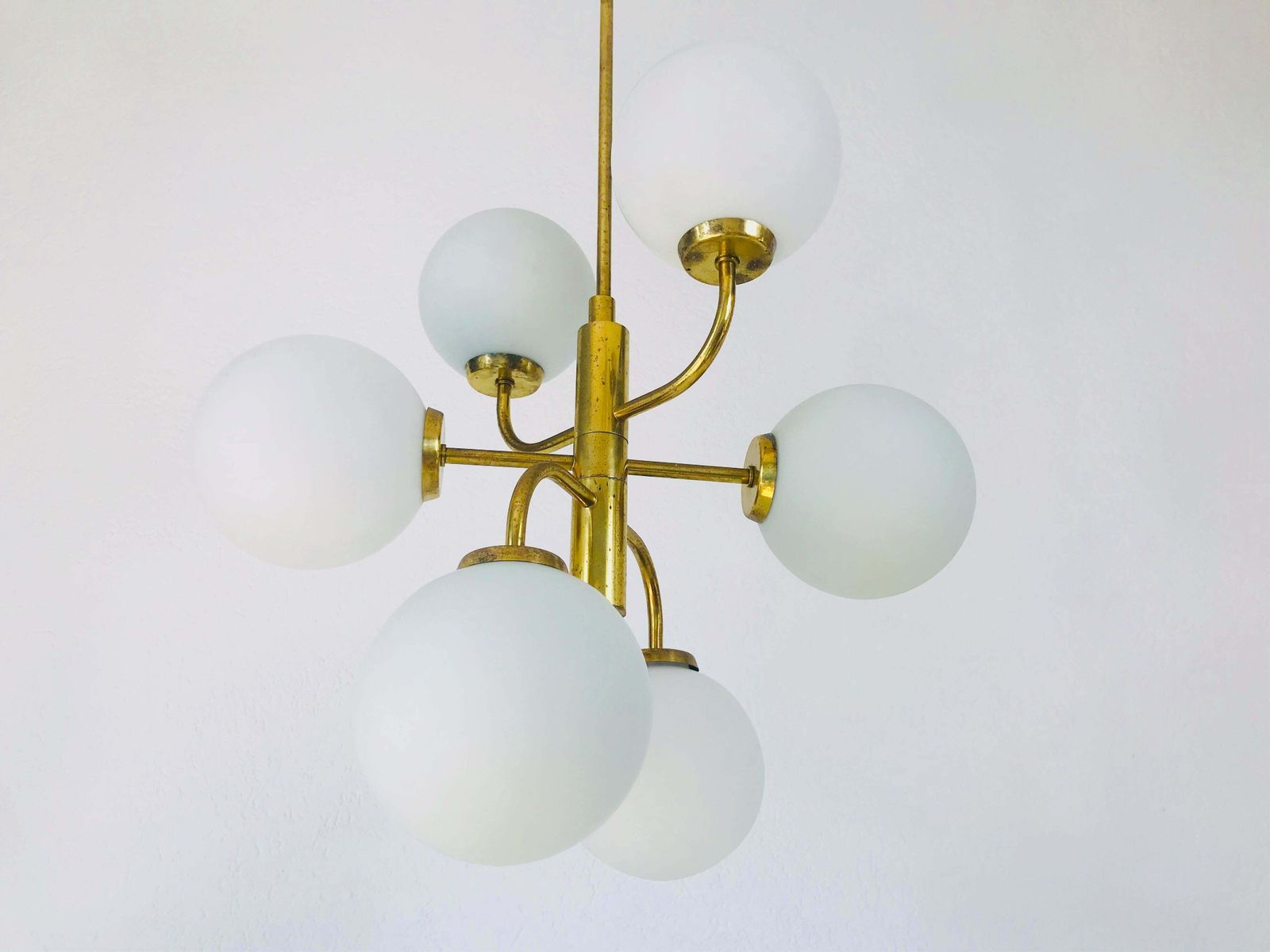 2090.0 Exceptional Mid Century Modern Brass Kaiser 6 Arm Space Age Chandelier, 1960s photo
