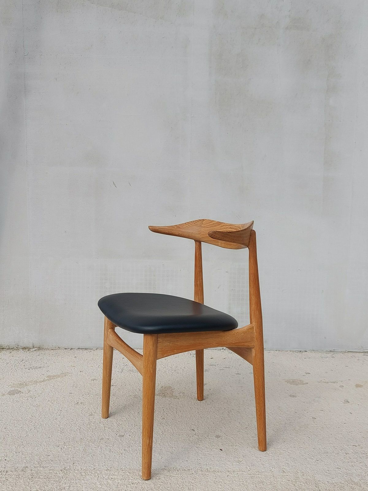 Cow Horn Chair / Cow Horn / Designer Chair / Danish Furniture Design / Danish / Solid Oak / Black Prescott Leather / Knud Færch / 1969's photo vintage