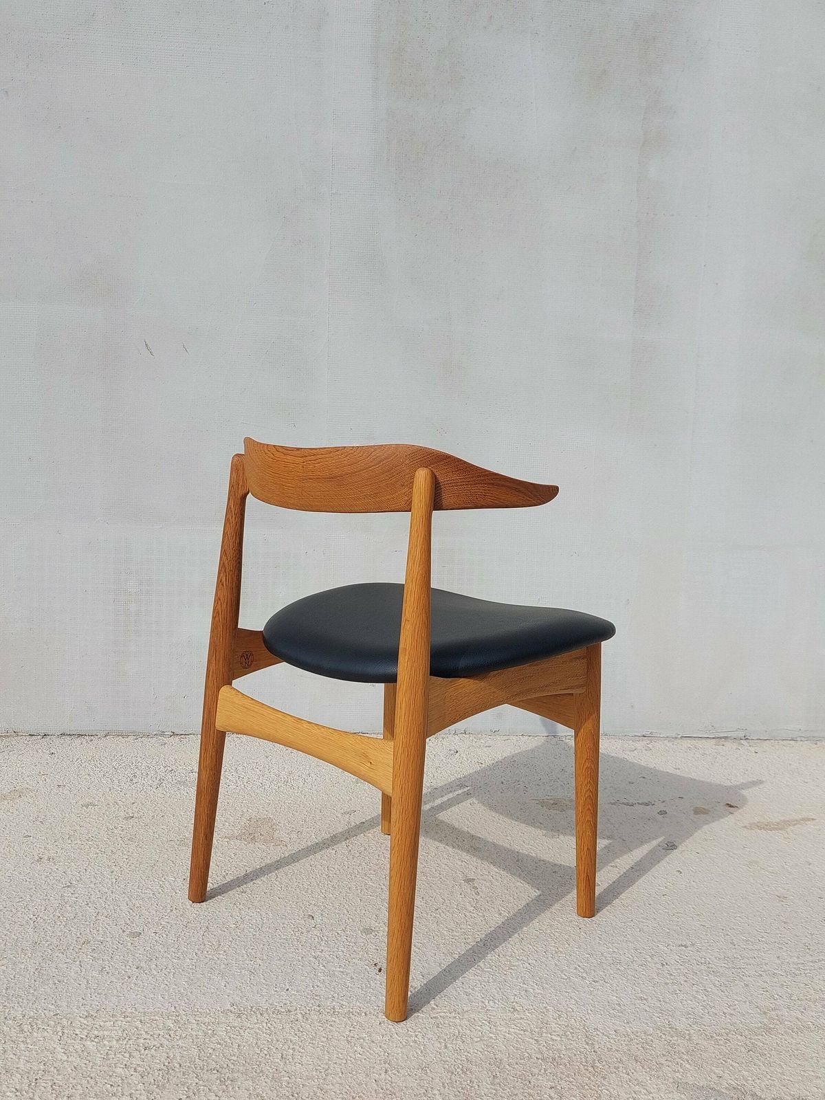Cow Horn Chair / Cow Horn / Designer Chair / Danish Furniture Design / Danish / Solid Oak / Black Prescott Leather / Knud Færch / 1969's photo 1050.0
