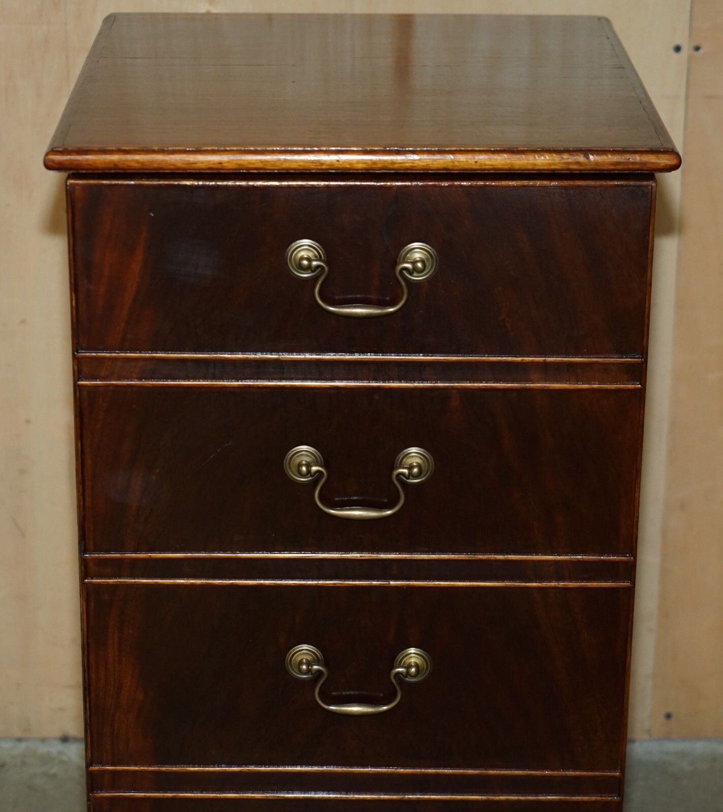 Vintage Mid Century Modern Flamed Mahogany Record Player Media Cabinet photo Furniture