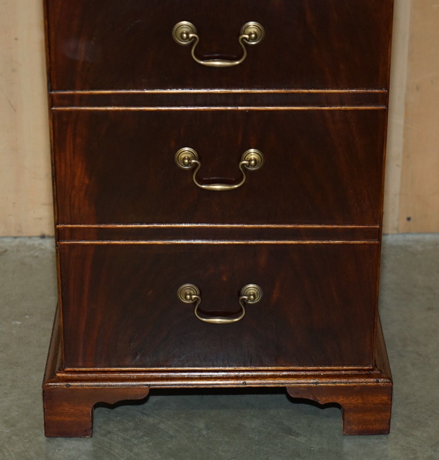 Vintage Mid Century Modern Flamed Mahogany Record Player Media Cabinet photo 495.0