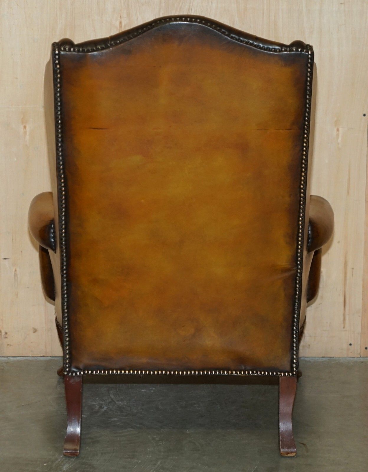 photo vinterior Fine Restored William Morris Chesterfield Tufted Wingback Brown Leather Armchair