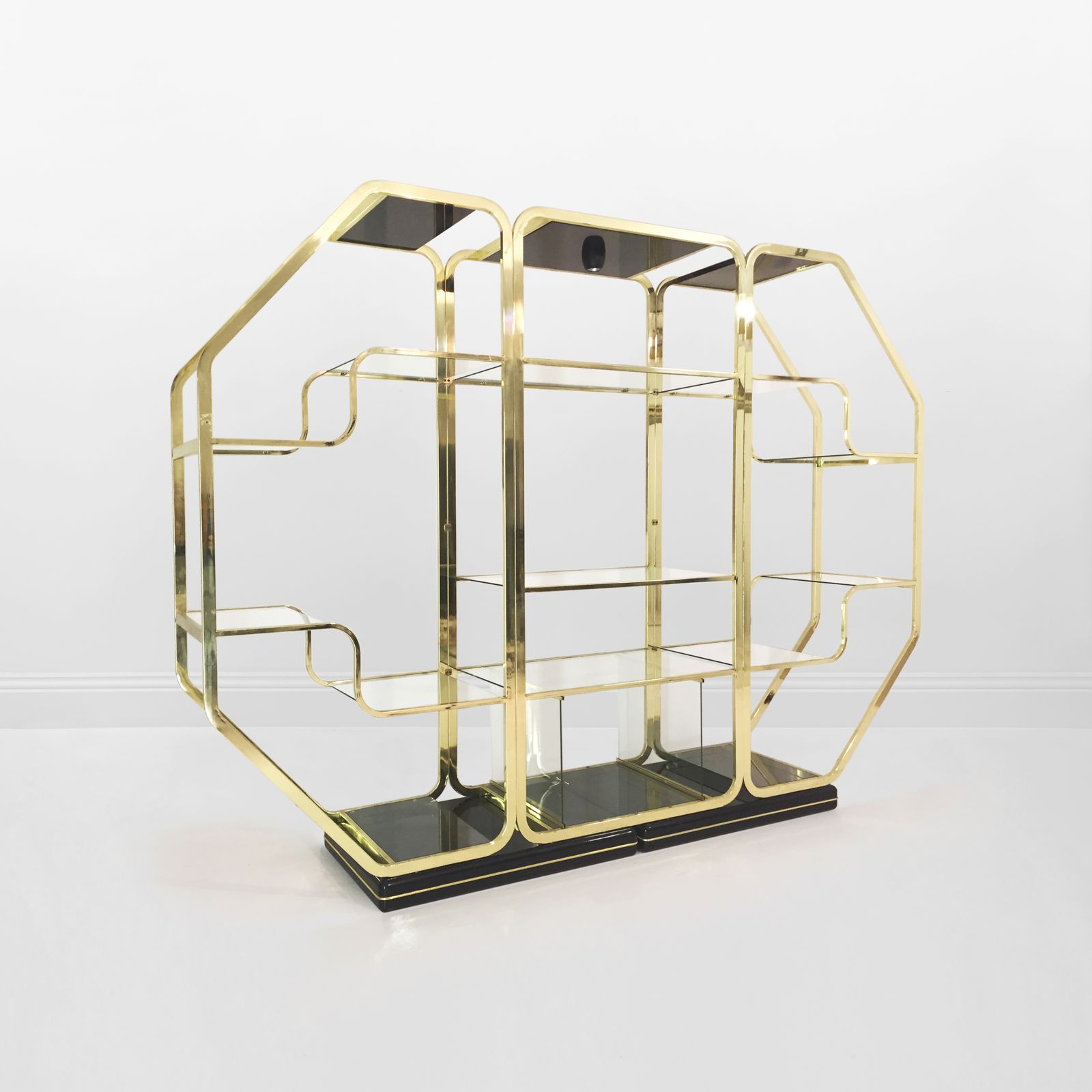 Romeo Rega Manner Brass Glass Octagonal Etagere Hollywood Regency 70s Midcentury Black Lacquered photo Furniture