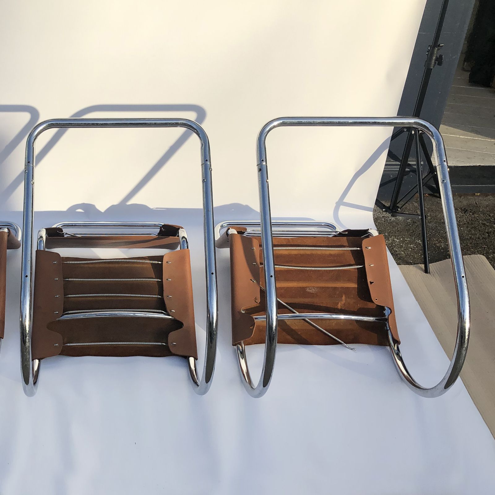 photo vinterior Set Of 4 Ludwig Mies Van Der Rohe Mr10 Dining Chairs Midcentury 1960s Design Classic Cantilever Chrome Leather