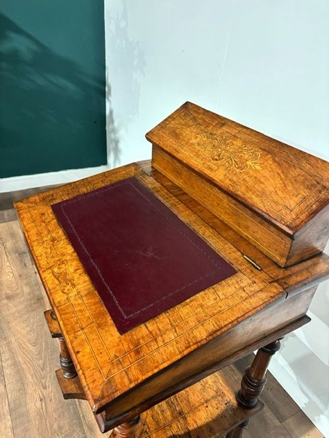photo vinterior Victorian Inlaid Walnut Davenport Style Desk