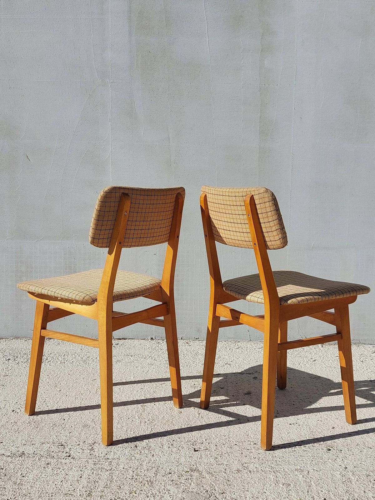 1 Of 2 Retro Chairs / Retro Dining Chair / Retro Furniture / Retro Ambience / Retro Home / Mid Century Modern / Mcm Chair / Mcm Home /70's photo Furniture
