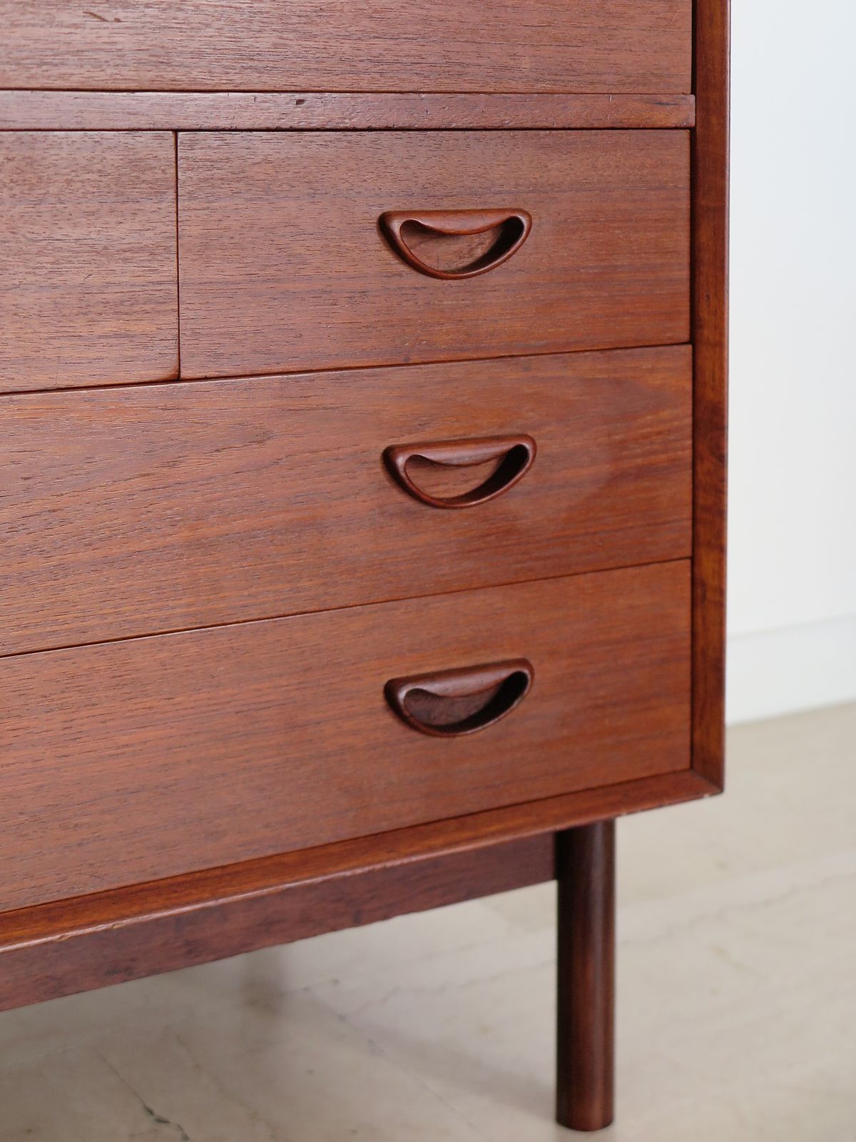 photo vintage Scandinavian Teak Bar Cabinet Design Peter Hvidt & Orla Molgaard Nielsen 1960s