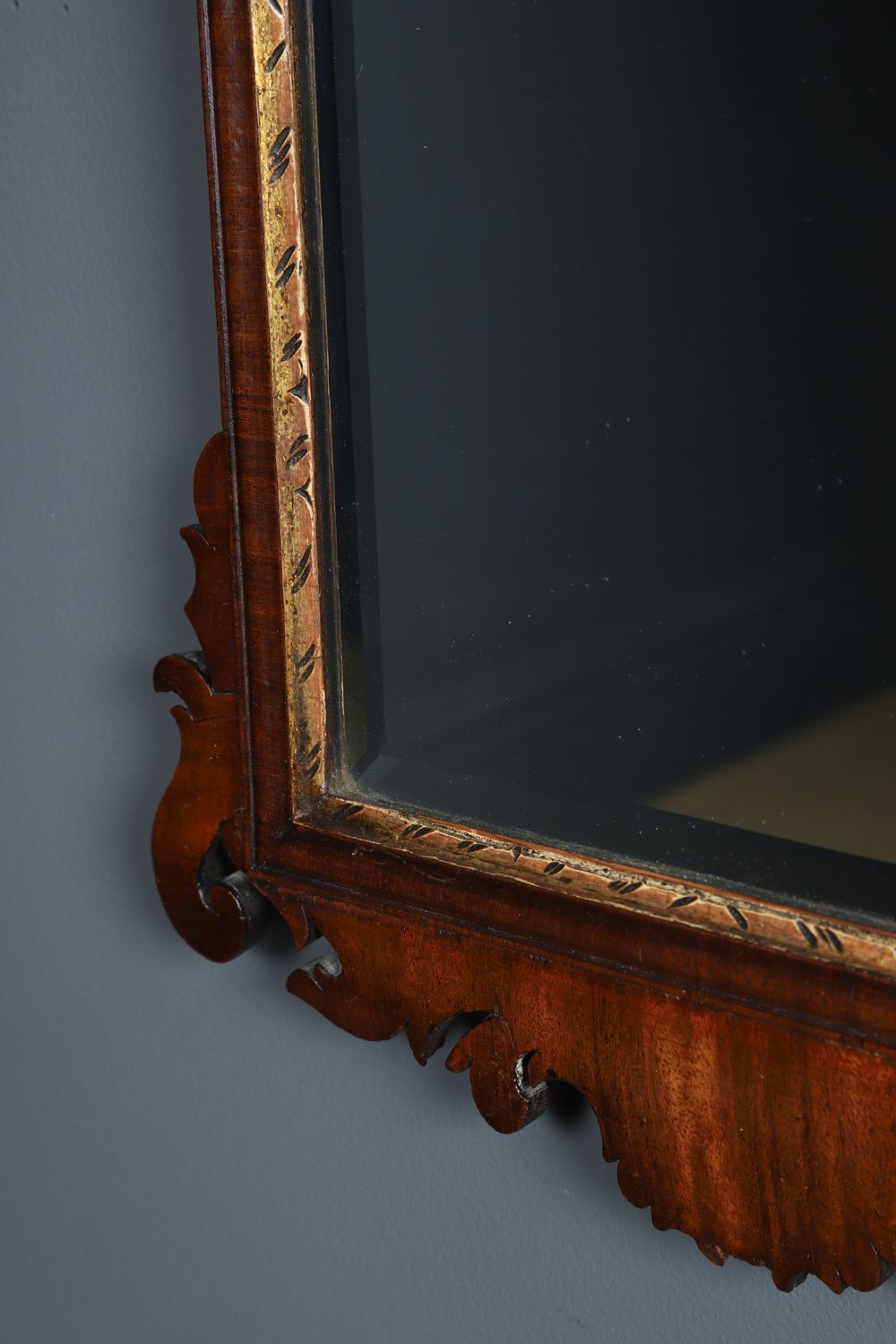 English Georgian Chippendale Style Walnut & Gilt Wall Hanging Portrait Mirror (Circa 1910) photo furniture