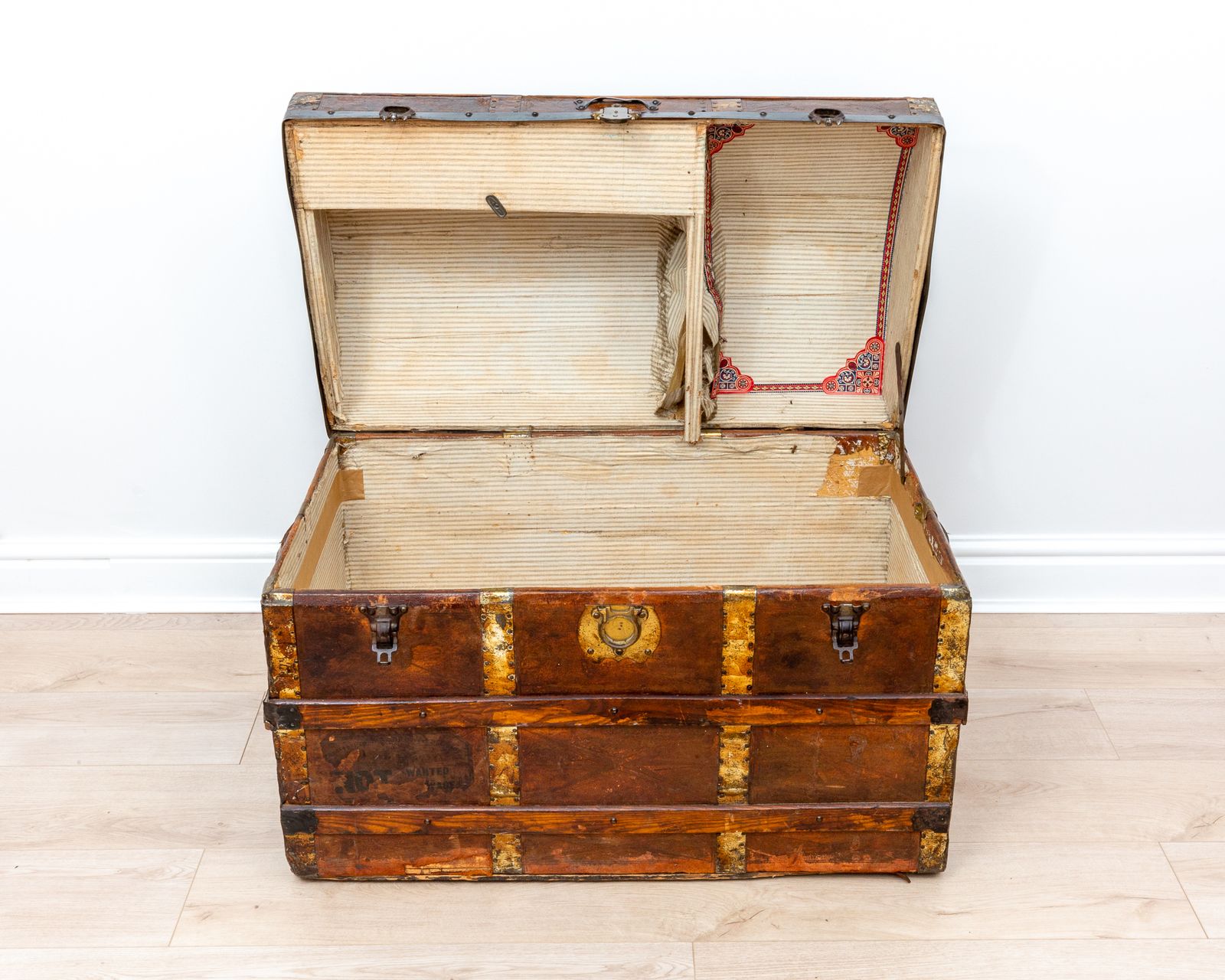 photo for sale Victorian Leather Steamer Trunk Antiqu.E Domed Travelling Blanket Chest Travel Branded
