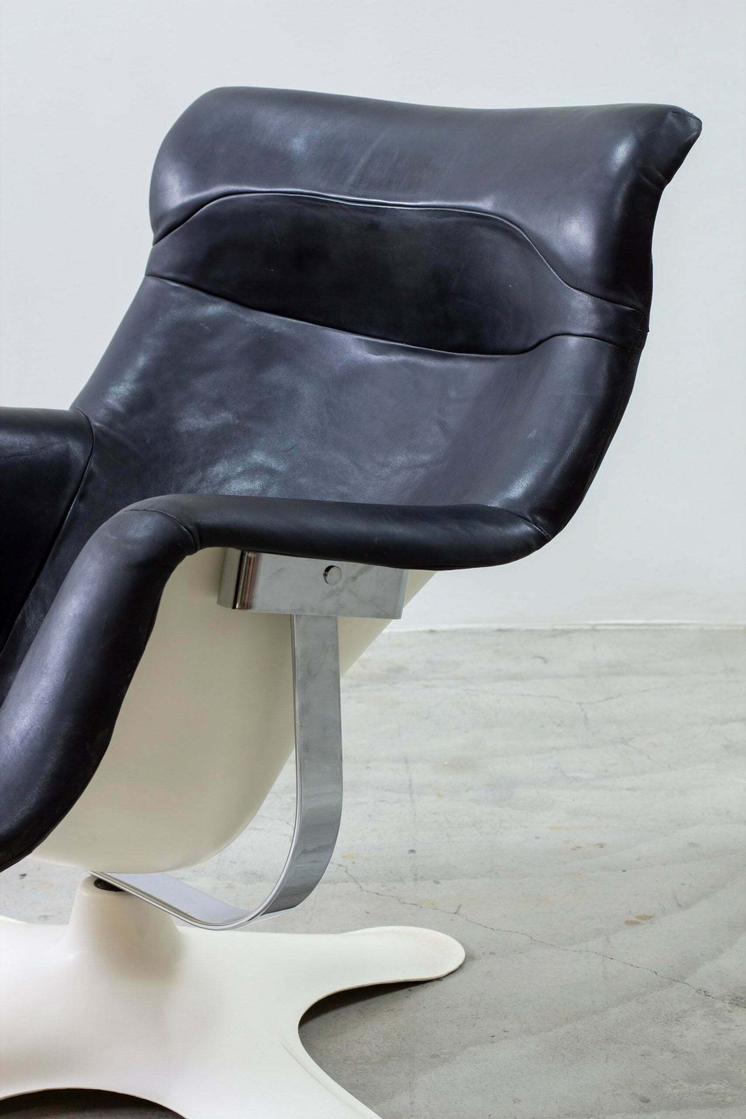 "Karuselli" Lounge Chair And Foot Stool By Yrjö Kukkapuro photo vintage