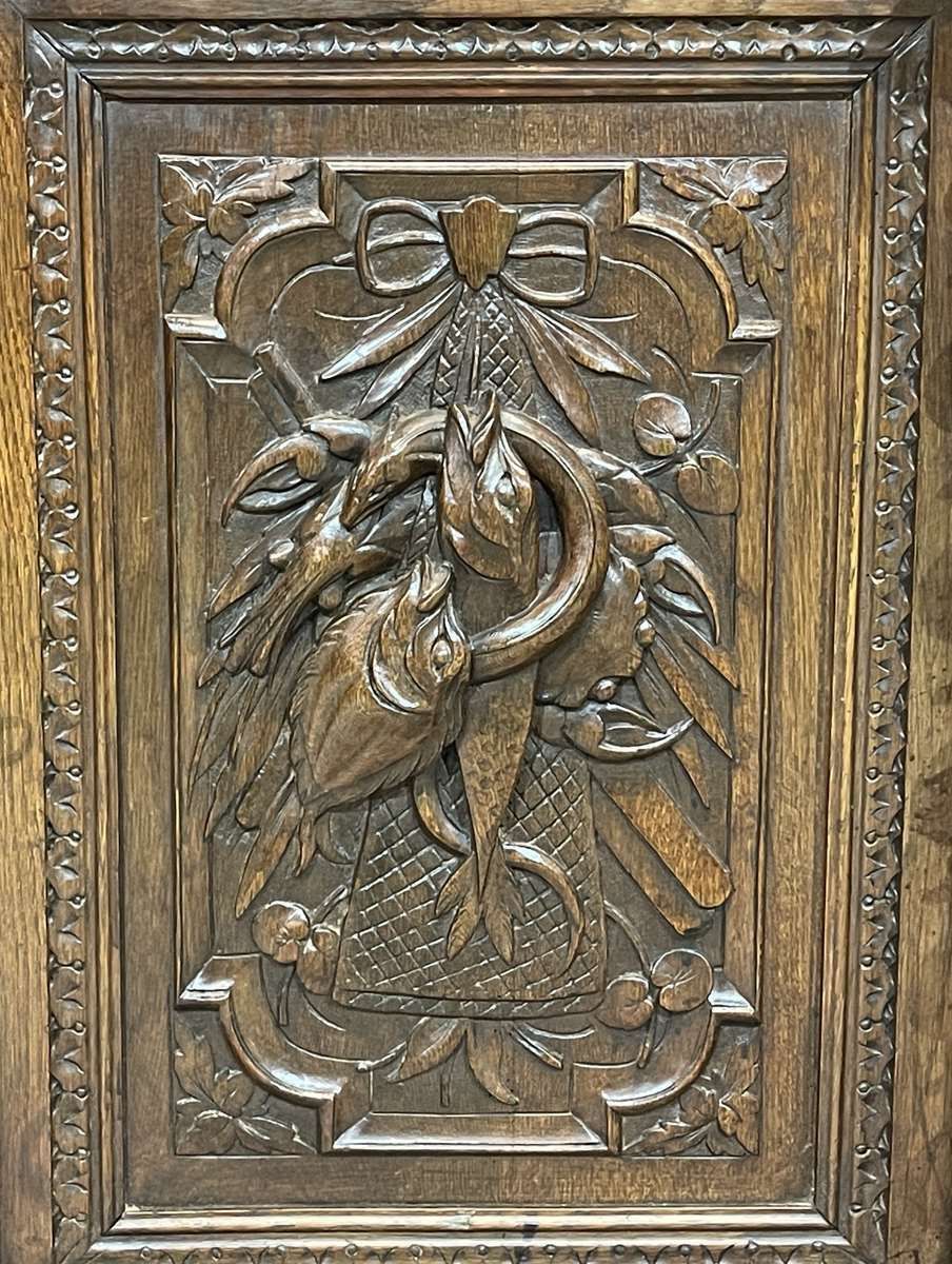 photo vintage Renaissance 2 Body Sideboard On The Theme Of Hunting And Fishing, 19th Century Work In Oak