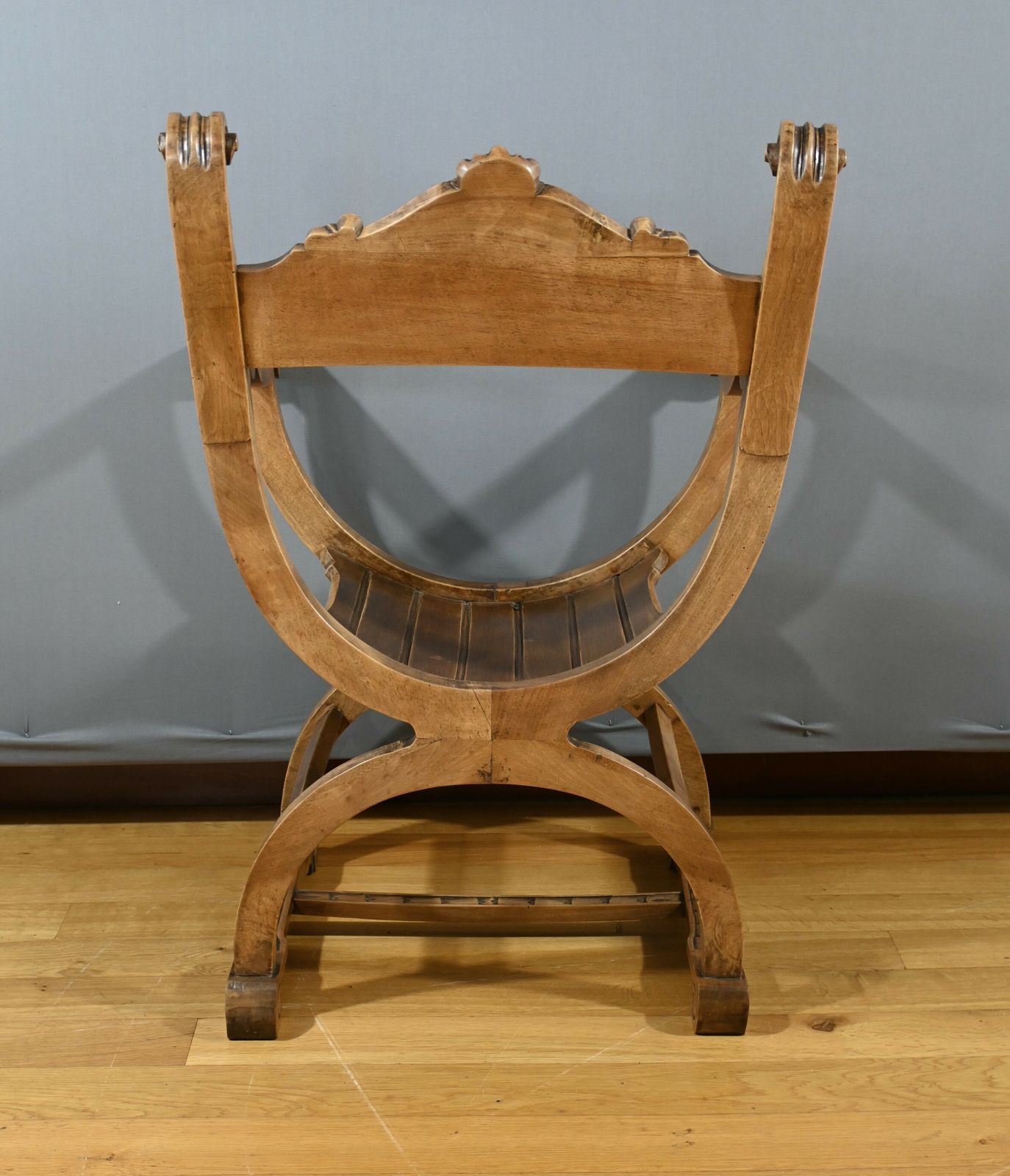 photo vinterior Dagobert Armchair In Walnut, Medieval Style – Late 19th Century