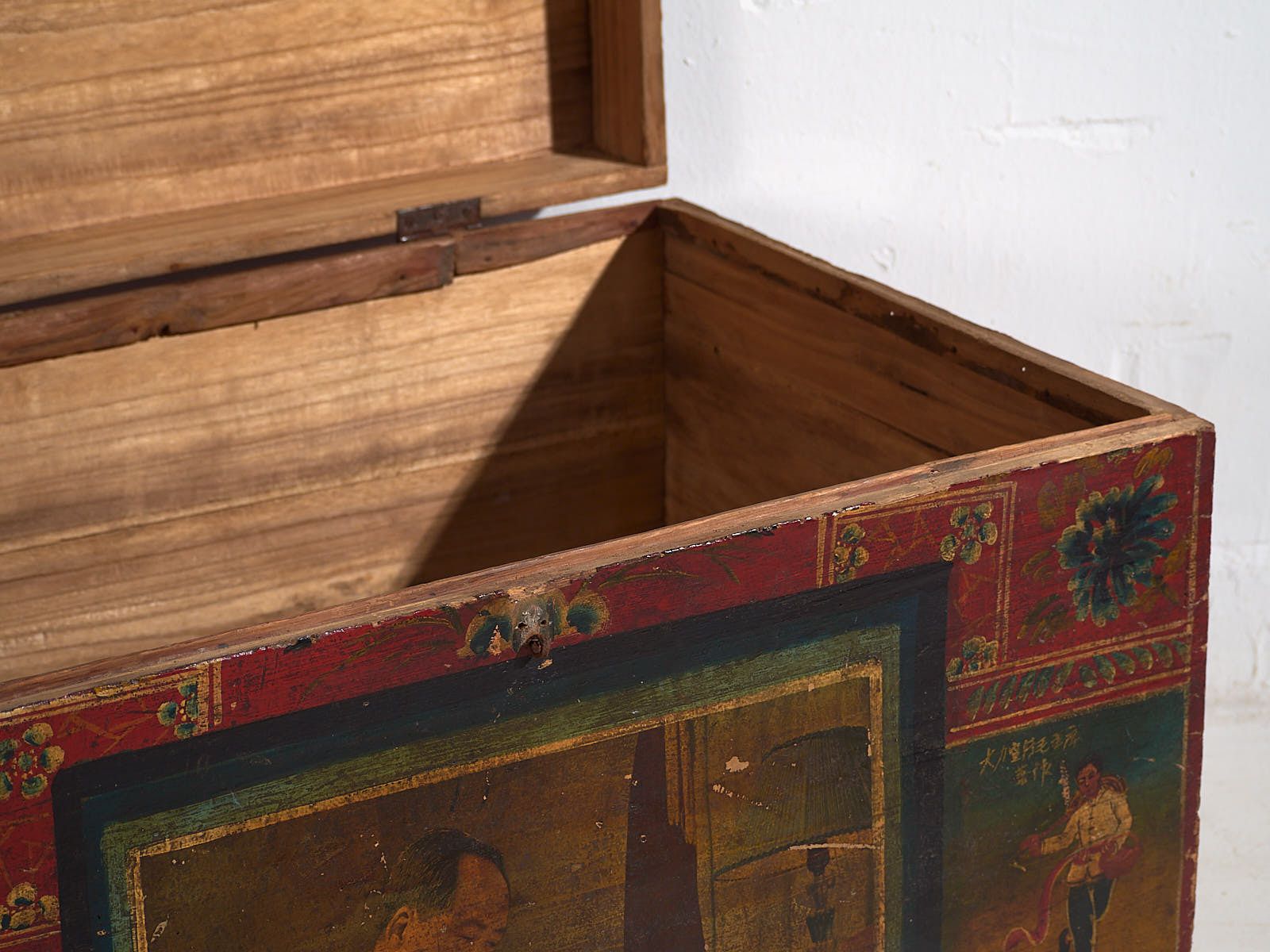 Antique Chinese Storage Trunk With Chairman Mao Painting (C.1900) #6 photo 894.0