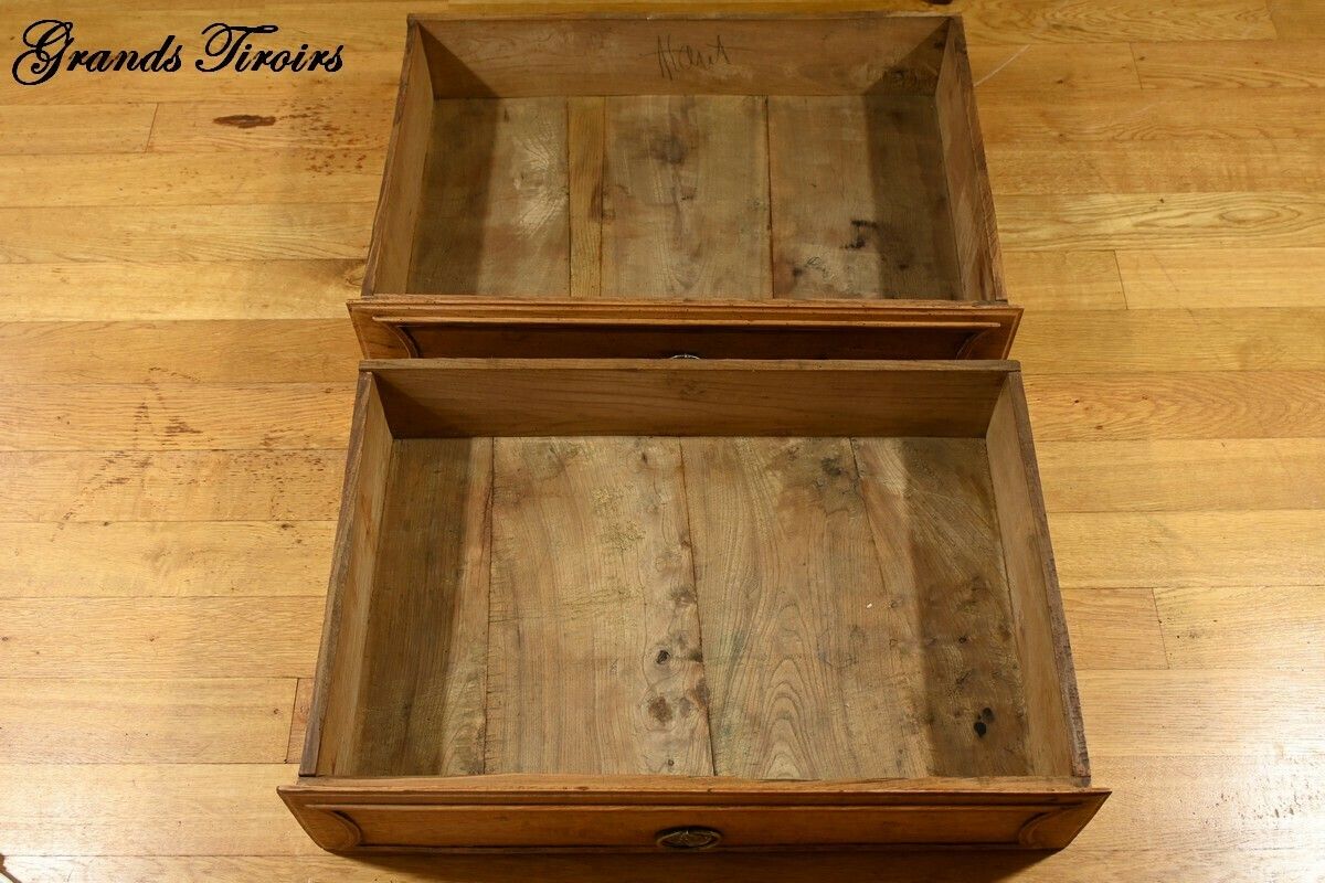 photo vintage Small Ash Chest Of Drawers, Louis XIV/Louis XV Transition – Late 18th Century