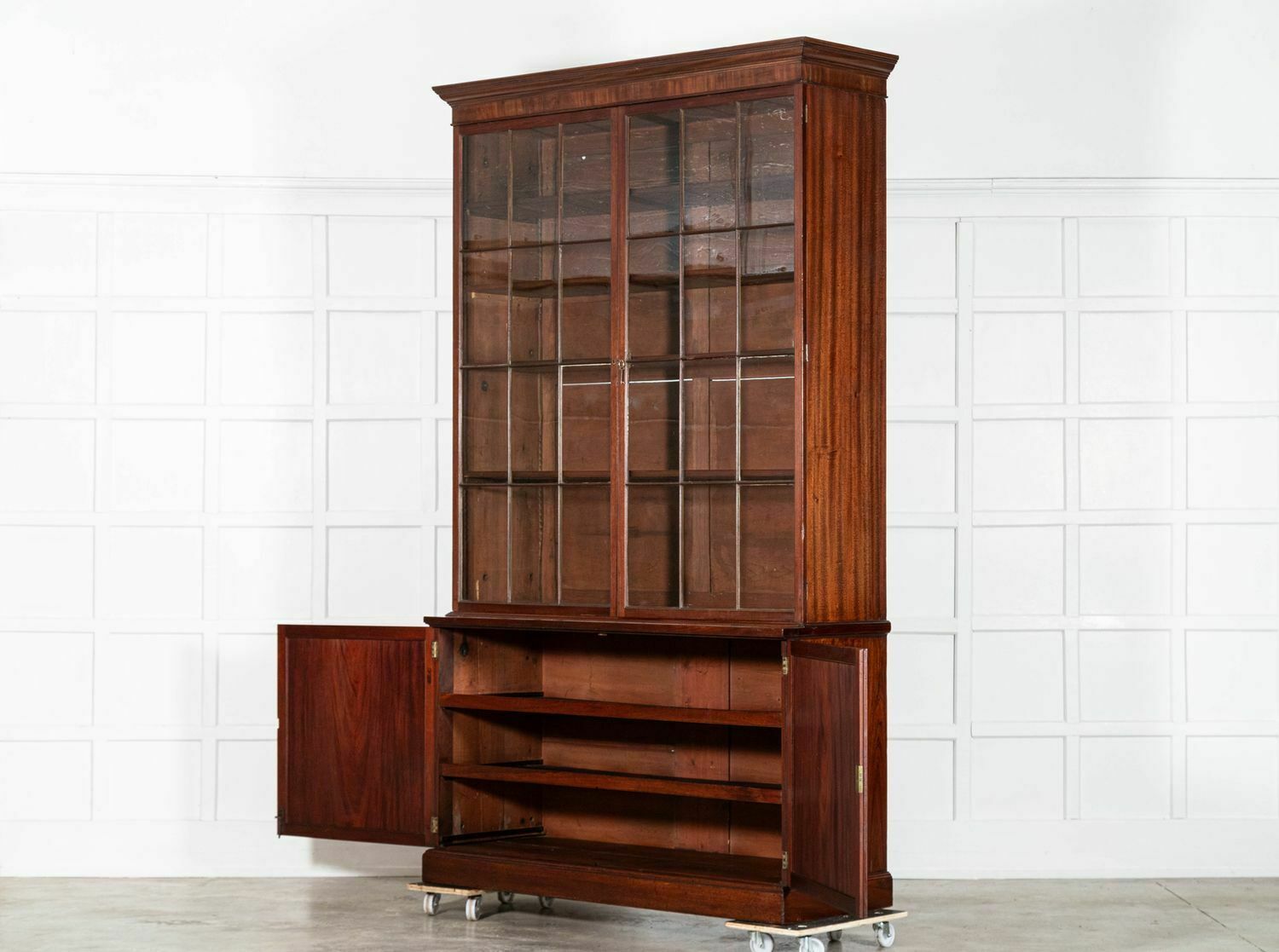 Monumental Irish Georgian Mahogany Glazed Bookcase photo vinterior