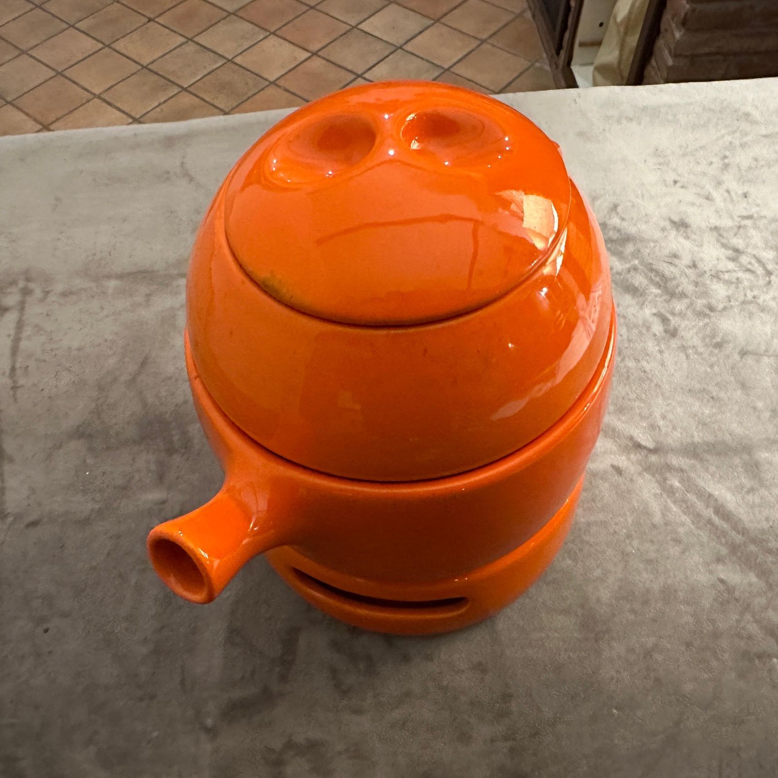 photo vintage 1970s Modernist Orange Ceramic Teapot By Liisi Beckmann For Gabbianelli