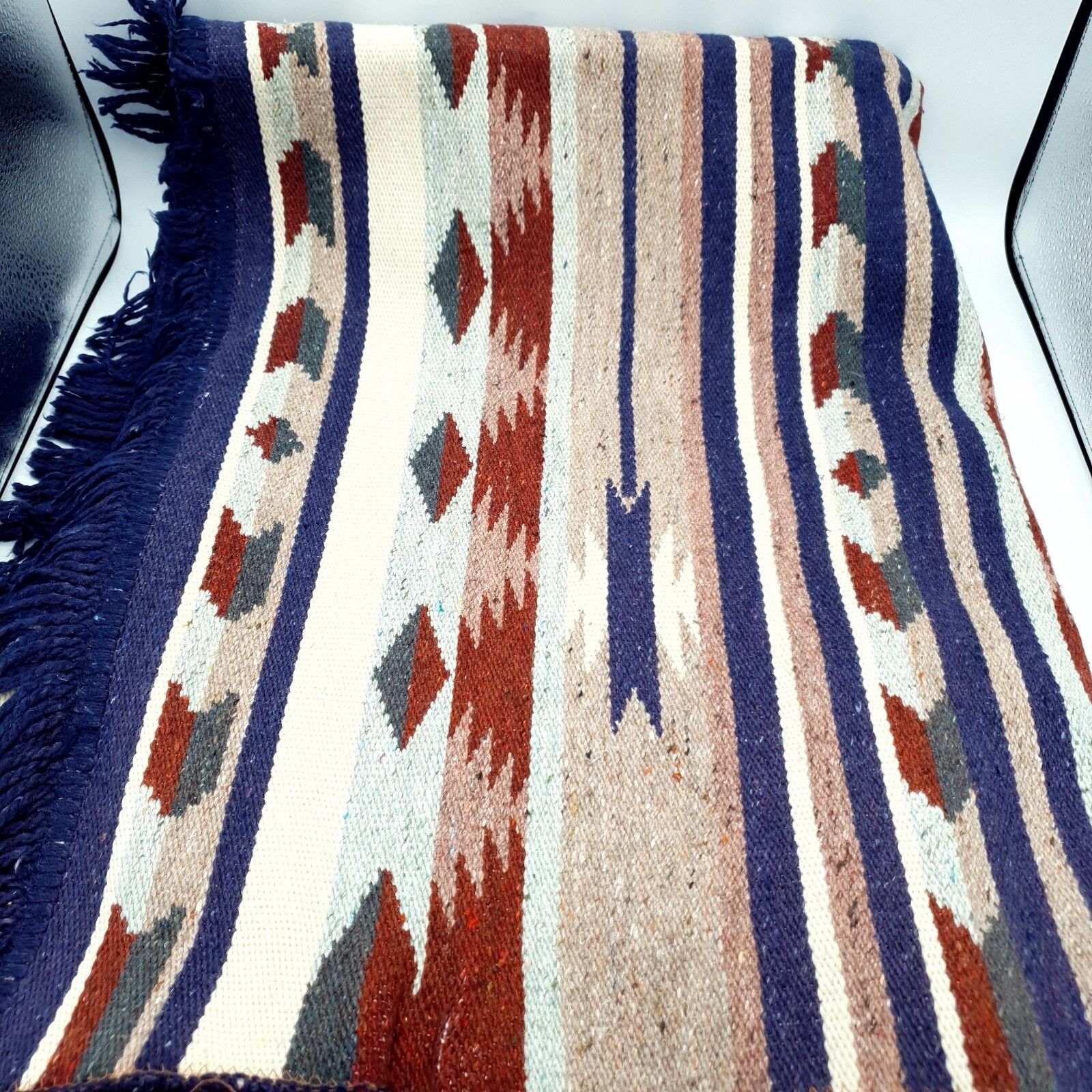 photo vintage Handwoven Mexican Zapotec Wool Rug Geometric Pattern Mid Century 58" X 39" Vtg