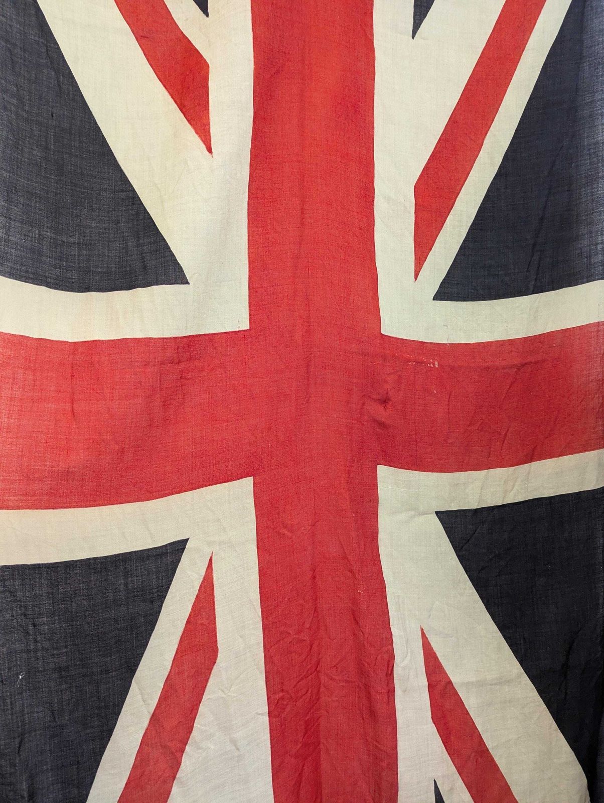 Early 20th Century Colossal Ww1 Union Jack Flag On Linen. photo vinterior