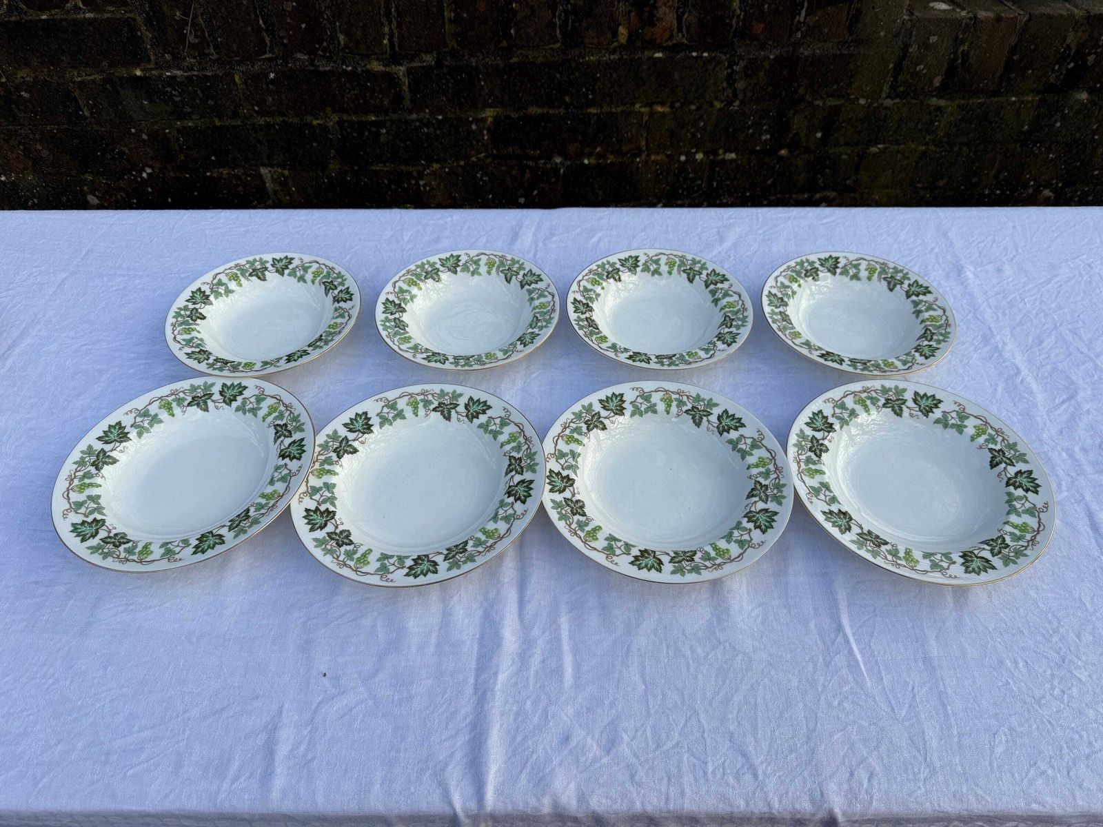 Superb 1950s/60s Wedgwood Santa Clara Part Dinner Service   Green Ivy Pattern, 18 Piece Set Incl Dinner Side Plates, Dessert Soup Bowls photo Home Decor