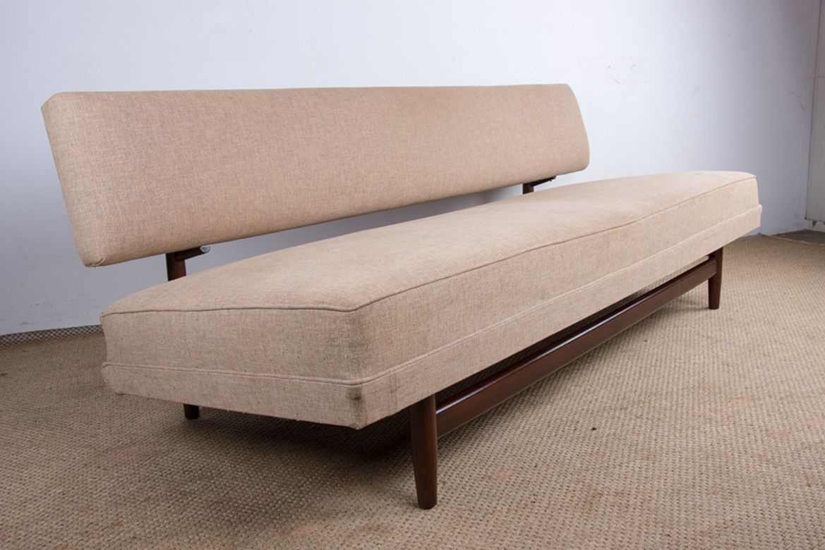Grand canapé, méridienne, scandinave en teck et tissu neuf, 1960.