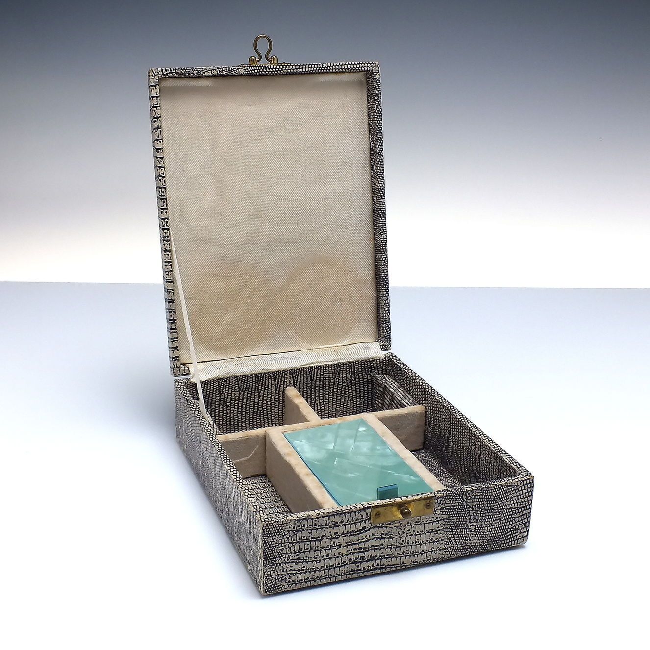 Art Deco Green Mother Of Pearl Glass Perfume Cologne Bottle Vanity Set C1930   In Original Box photo for sale