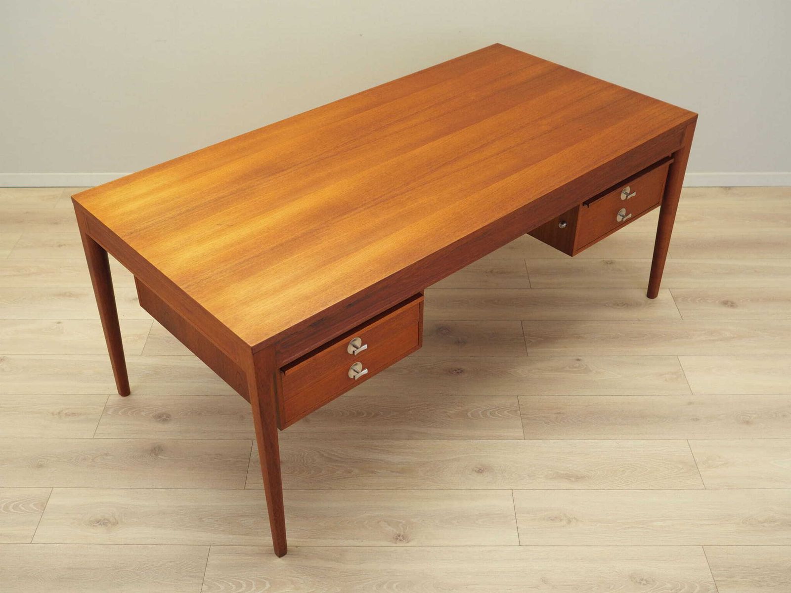 Teak Desk, Danish Design, 1970s, Designer: Finn Juhl, Manufacturer: France & Son photo buy