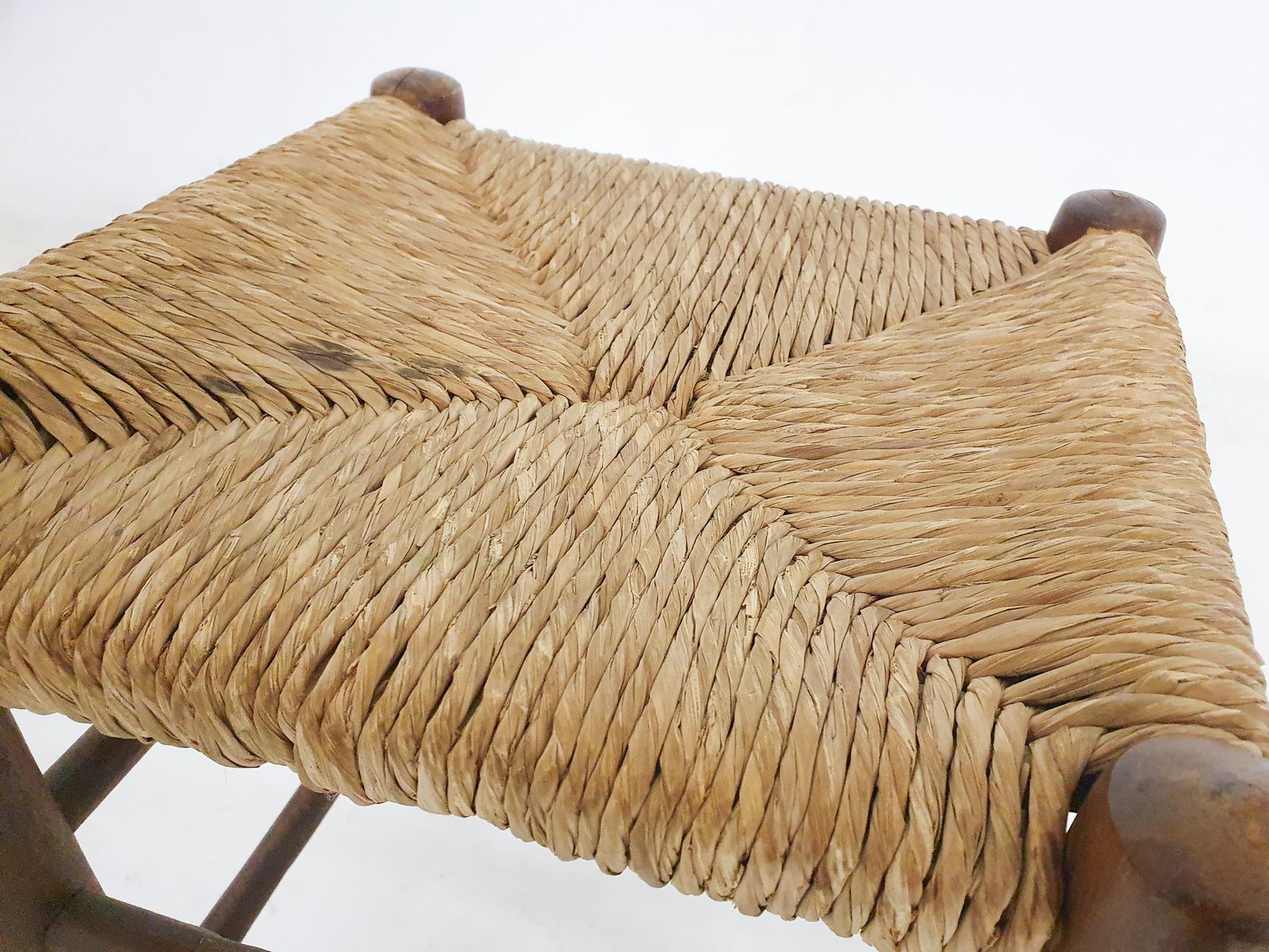 Mid Century Houten Kruk Met Rotan Zitting photo buy