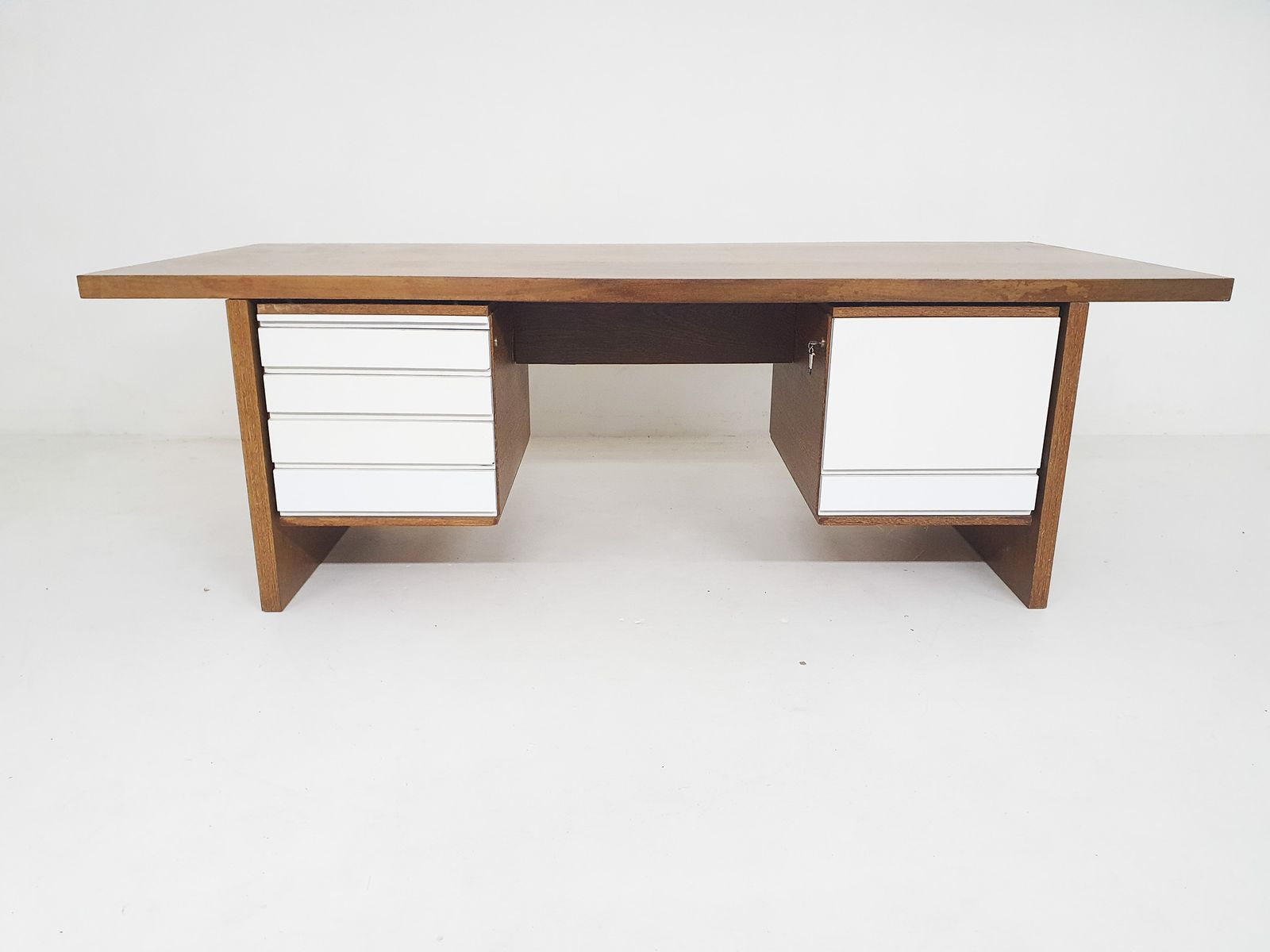 Groot Wengehouten Bureau, Toegeschreven Aan 'T Spectrum, Nederland, Ca. Jaren 1950 photo furniture