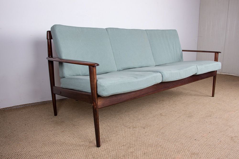 Canapé danois 3 places en palissandre et tissu neuf, par Grete Jalk pour Poul Jepessen, 1960. photo for sale