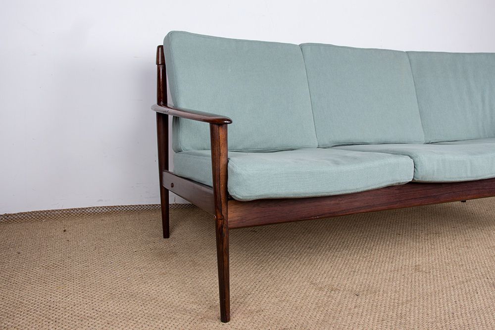 Canapé danois 3 places en palissandre et tissu neuf, par Grete Jalk pour Poul Jepessen, 1960. photo buy