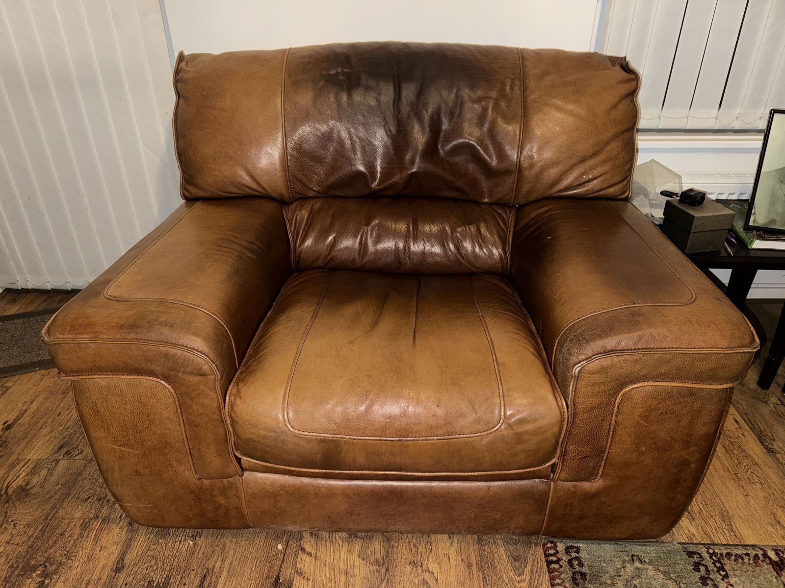 Premium Leather Sofa Set – 3 Seater, 2 Seater, And 1 Seater – £750 photo furniture