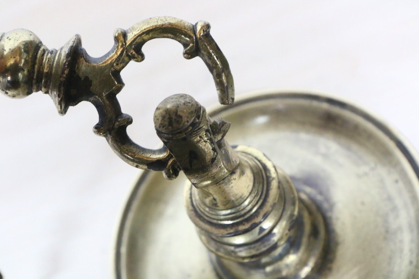 photo vinterior Antique Ceremonial Hanging Oil Lamp Bronze Thooku Vilakku Hindu Temple Gilt