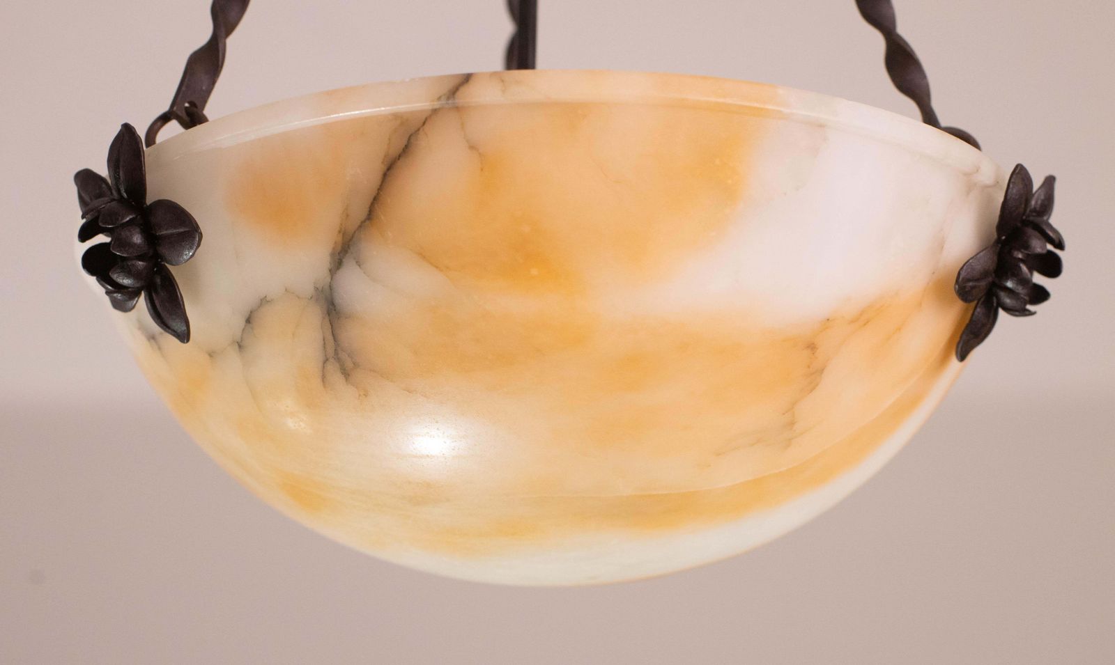 photo vinterior Great Design Art Decò Orange And White Alabaster Chandelier, 1950