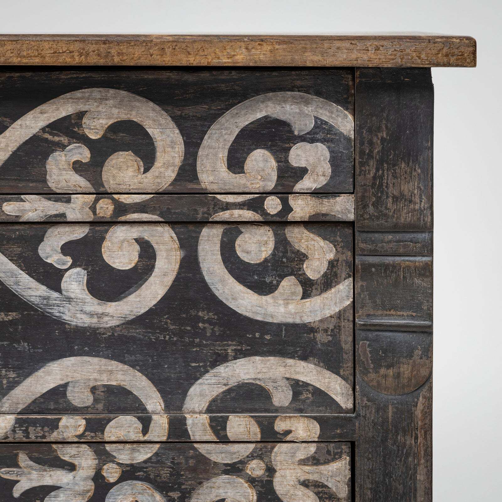 Geschilderde Ladekast, Midden 19e Eeuw photo furniture