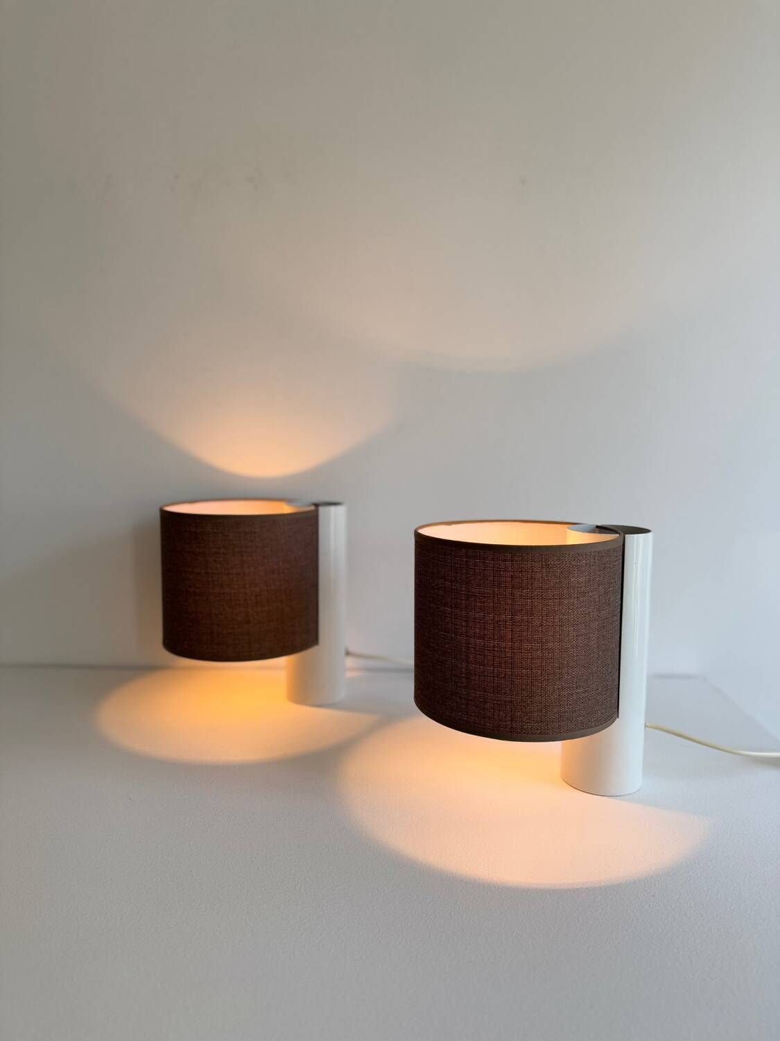Lighting Pair Of Vintage Table Lamps, White And Brown, “Slim” By Gramigna For Quattrifolio, 1964 Italy photo