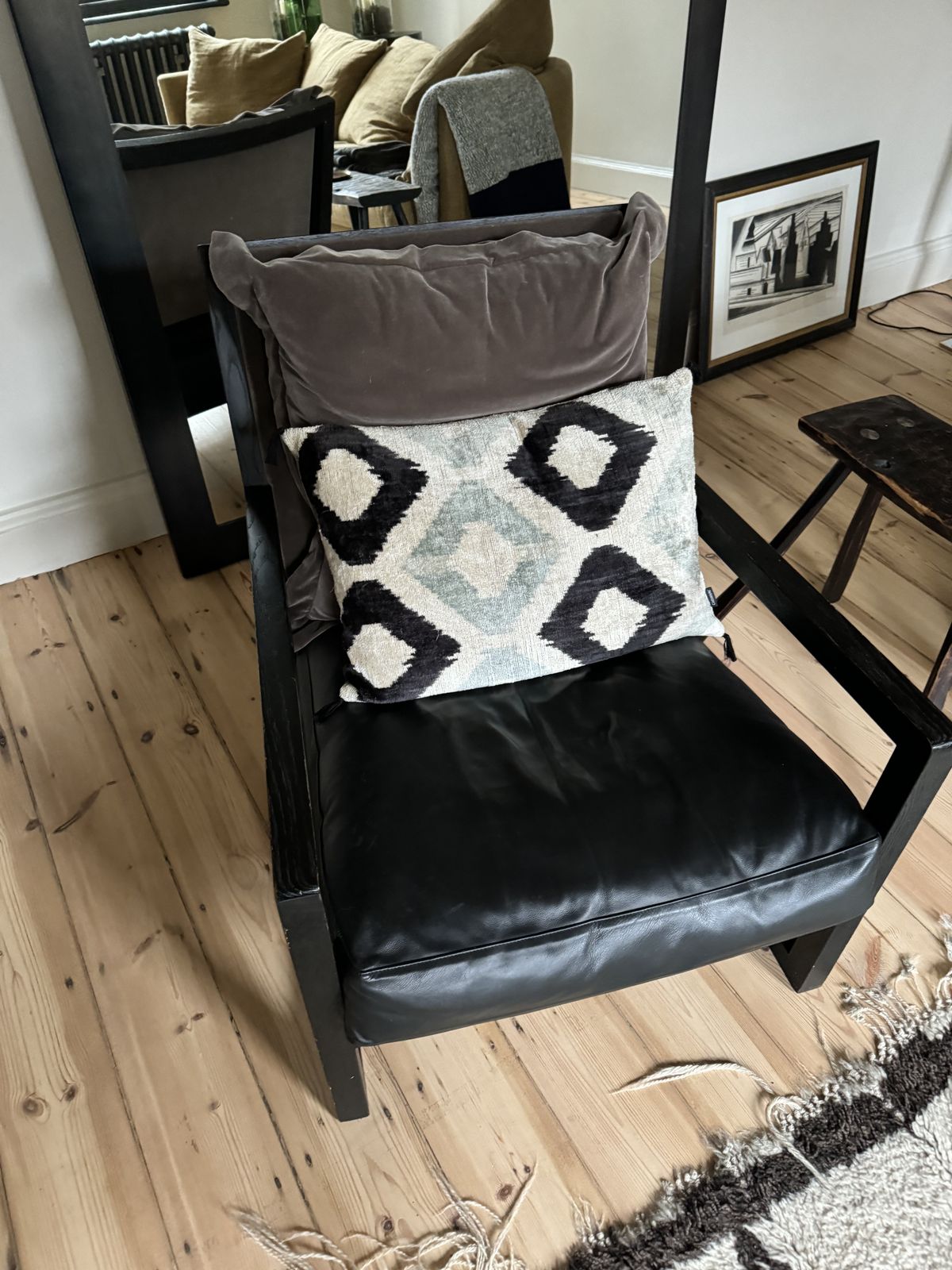 A Pair Of Beautiful B&B Italia "Maxalto Clio" Armchairs. photo vinterior