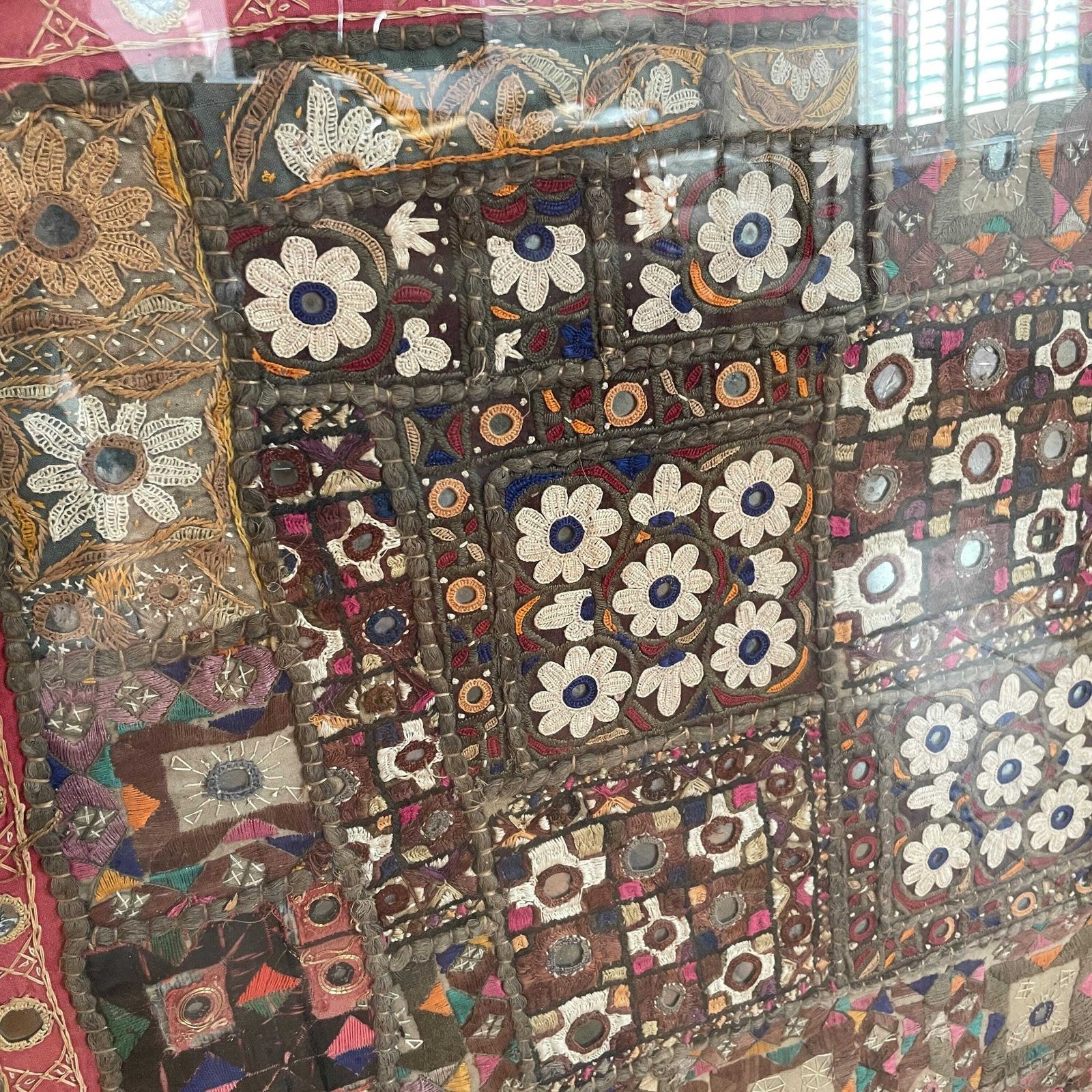 Antique Framed Indian Fabric Patch Fragment Hand Embroidered Picture Asian Art Vintage Textile Handmade 64x64cm Square Art Original Wall photo vintage