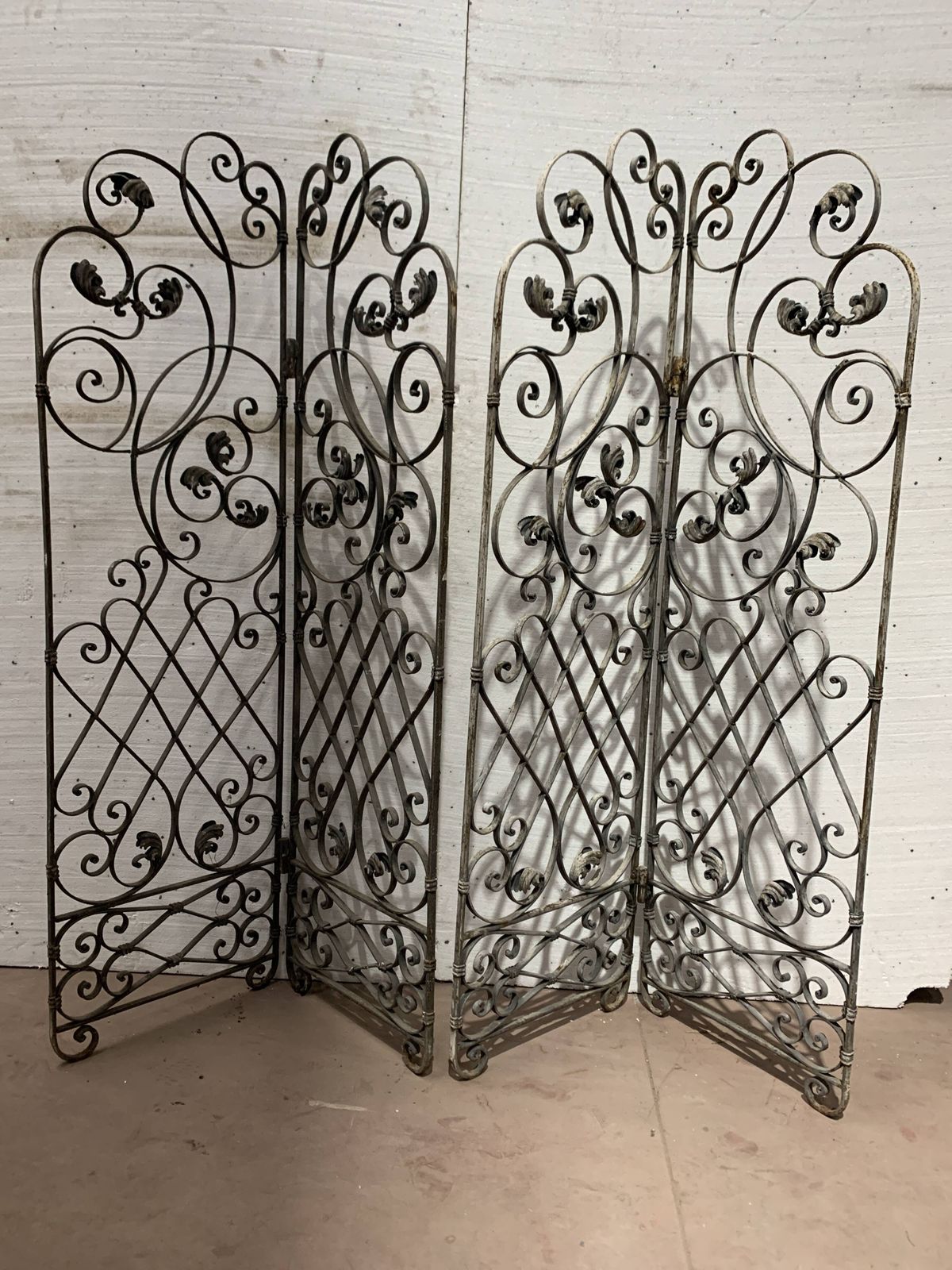 photo vintage 20th Century Wrought Iron Four Leaf Partition