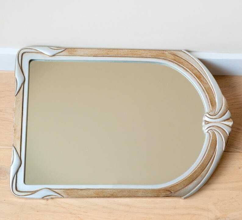 photo furniture Vintage Gouden Boogvormige Spiegel, Art Deco Stijlspiegel, Belgische Wandspiegel, Hollywood Regency, Deknudt, Mid Century Modern, Gemaakt In België