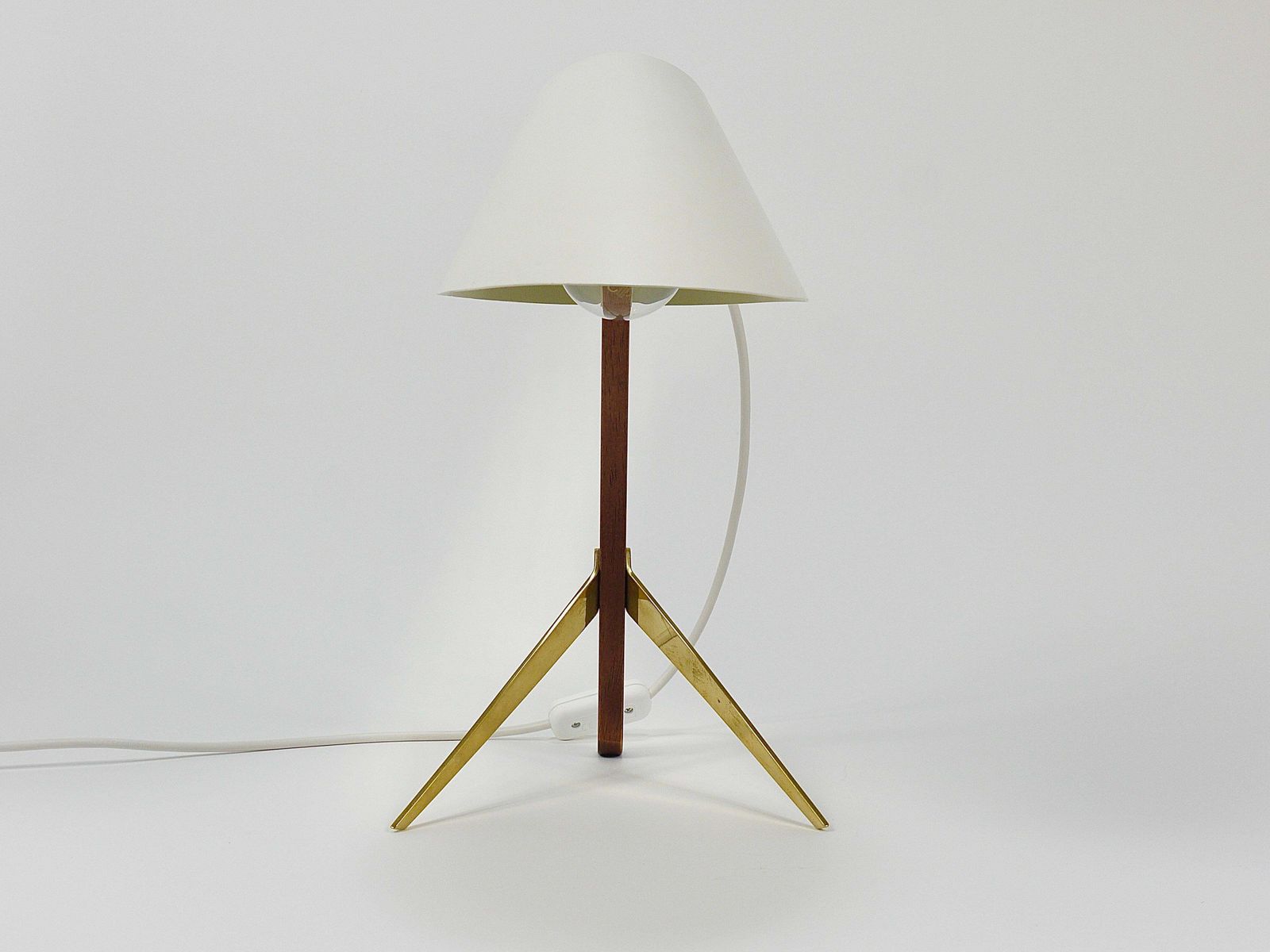 Two J.T. Kalmar Vienna  „Billy Tl“ White Mid Century Table Desk Lamps, Austria photo vintage