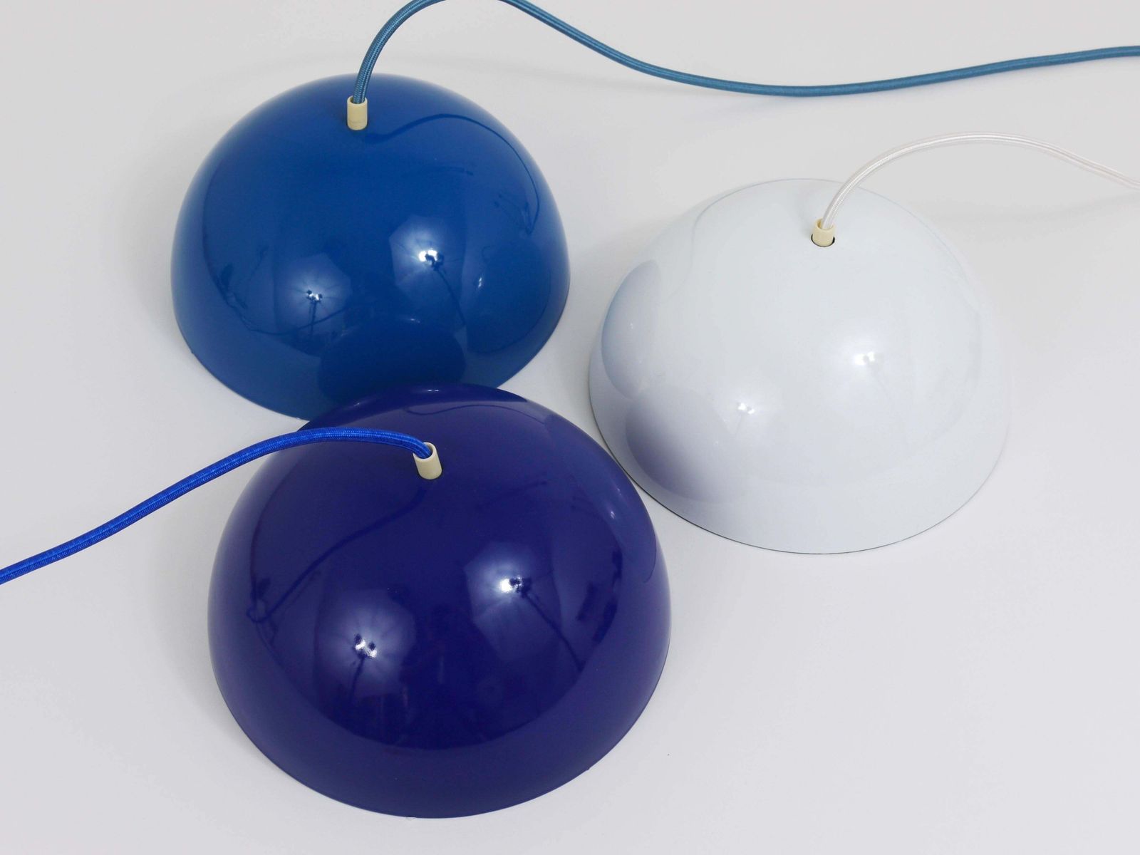 photo for sale Witte Verner Panton Flowerpot Hanglamp, Louis Poulsen, Denemarken, 1969