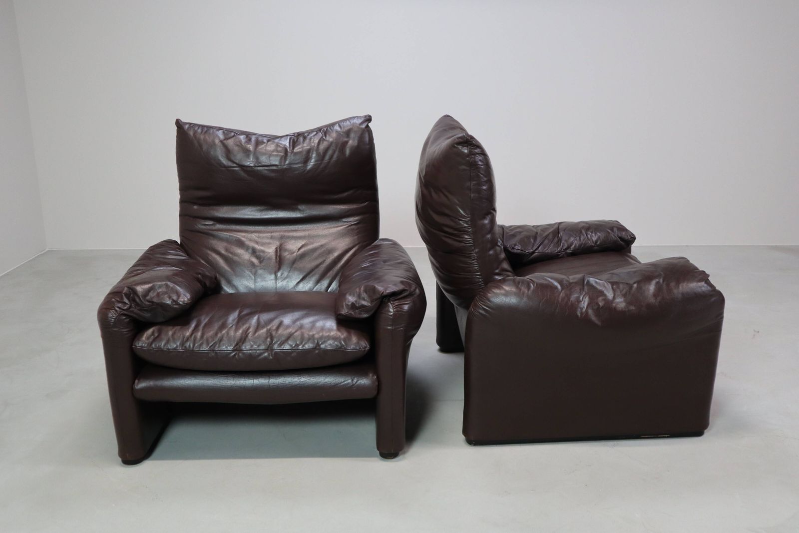 photo vinterior Pair Of Maralunga Leather Armchairs By Vico Magistretti For Cassina, 1974