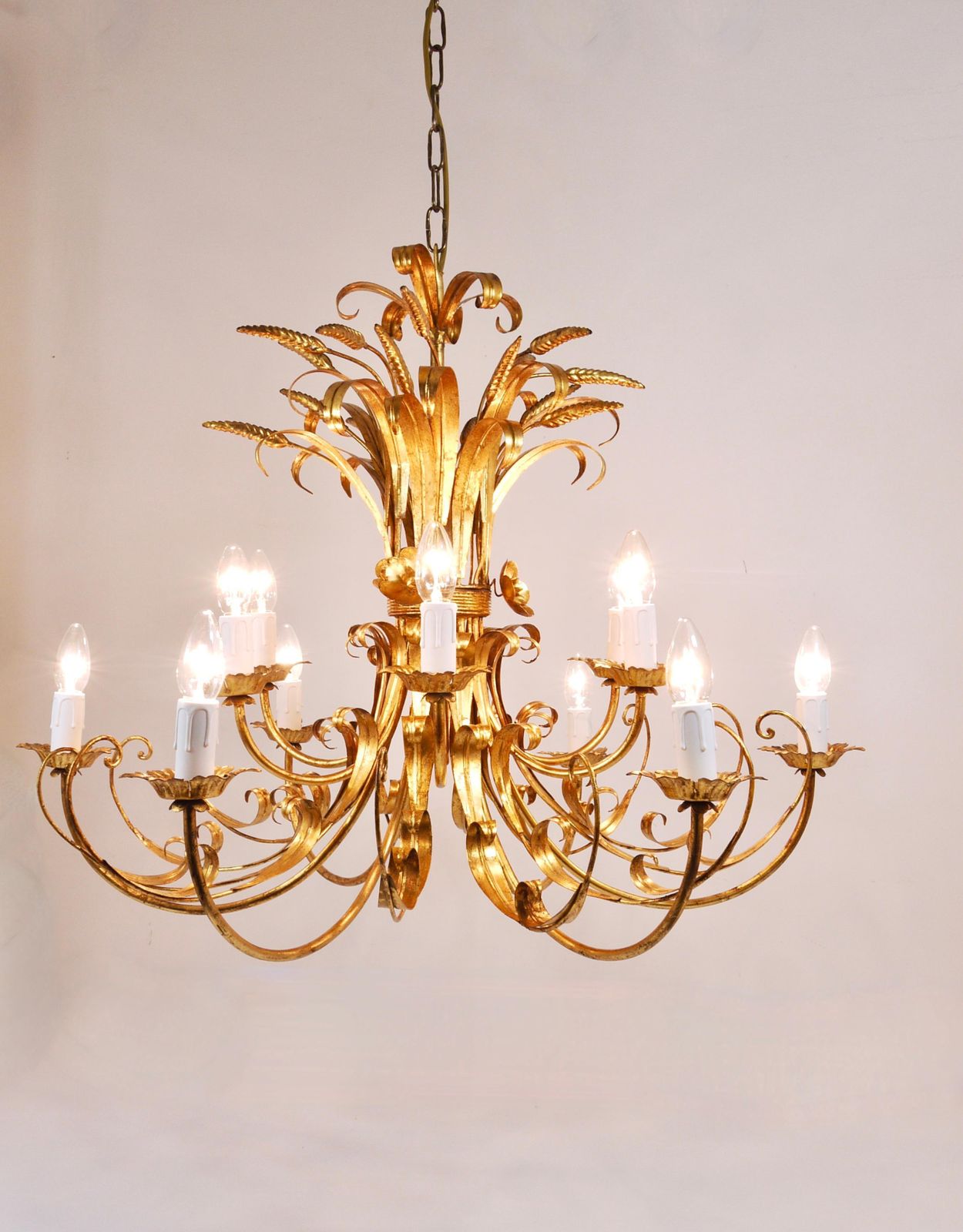 photo furniture Hans Kögl Xl Hollywood Regency Wheat Floral Bouquet Gilt Iron Chandelier, 1970s