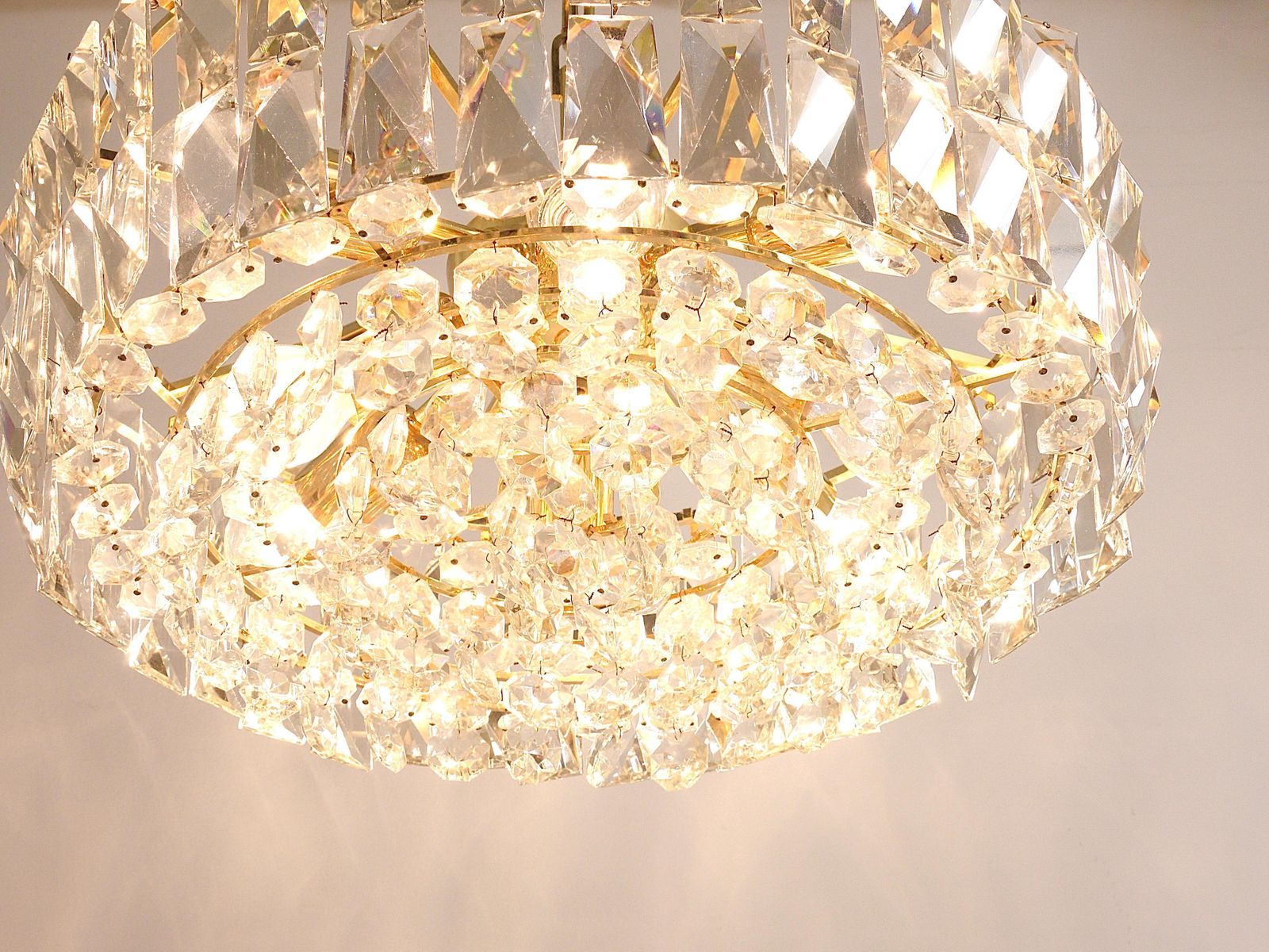 photo vinterior Bakalowits Vienna Large Gilt Brass & Crystal Glass Chandelier, Austria, 1970s