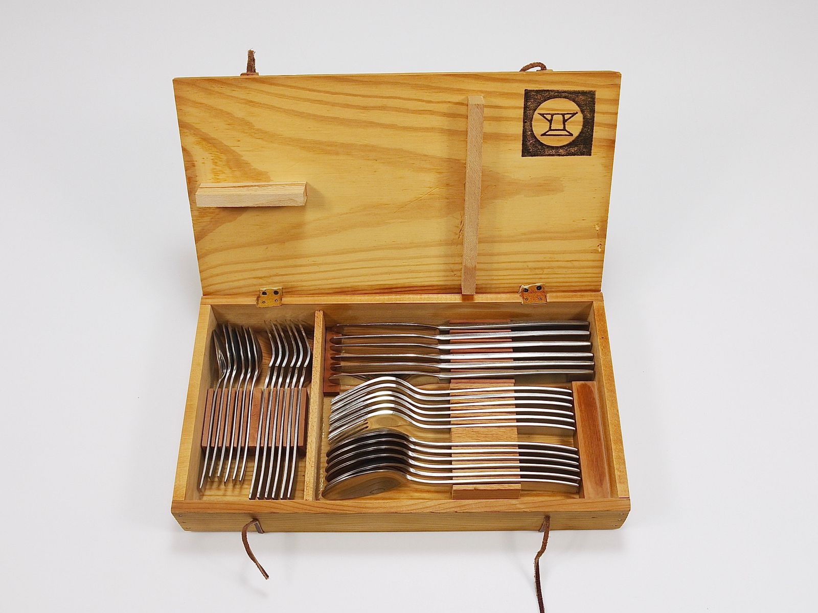 Boxed Helmut Alder Amboss 2050 Flatware Cutlery For Six, 30 Pcs., Austria, 1950s photo vintage