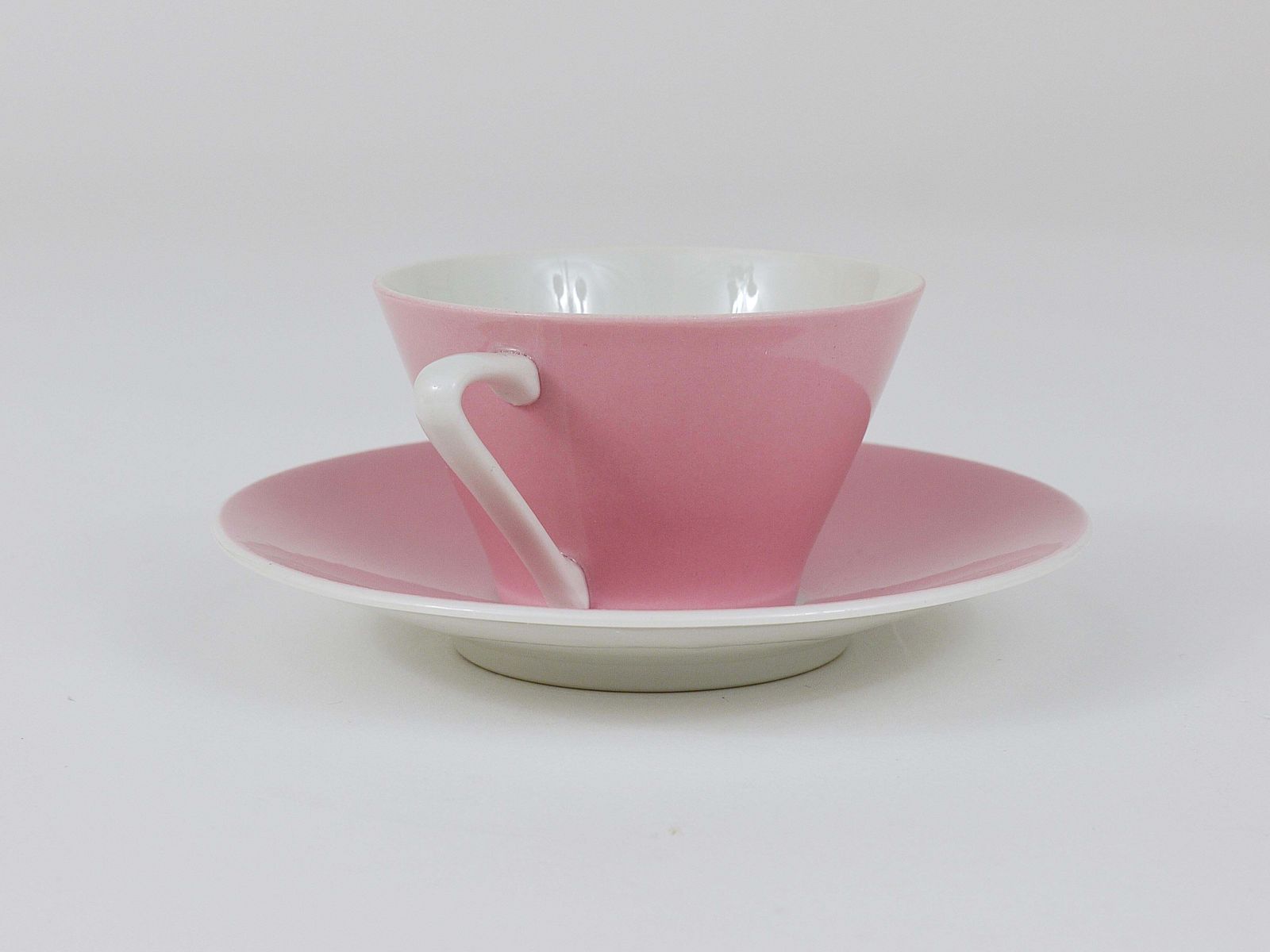 6 Midcentury Pastel Daisy Porcelain Espresso Coffee Cups, Lilien, Austria, 1950s photo vintage