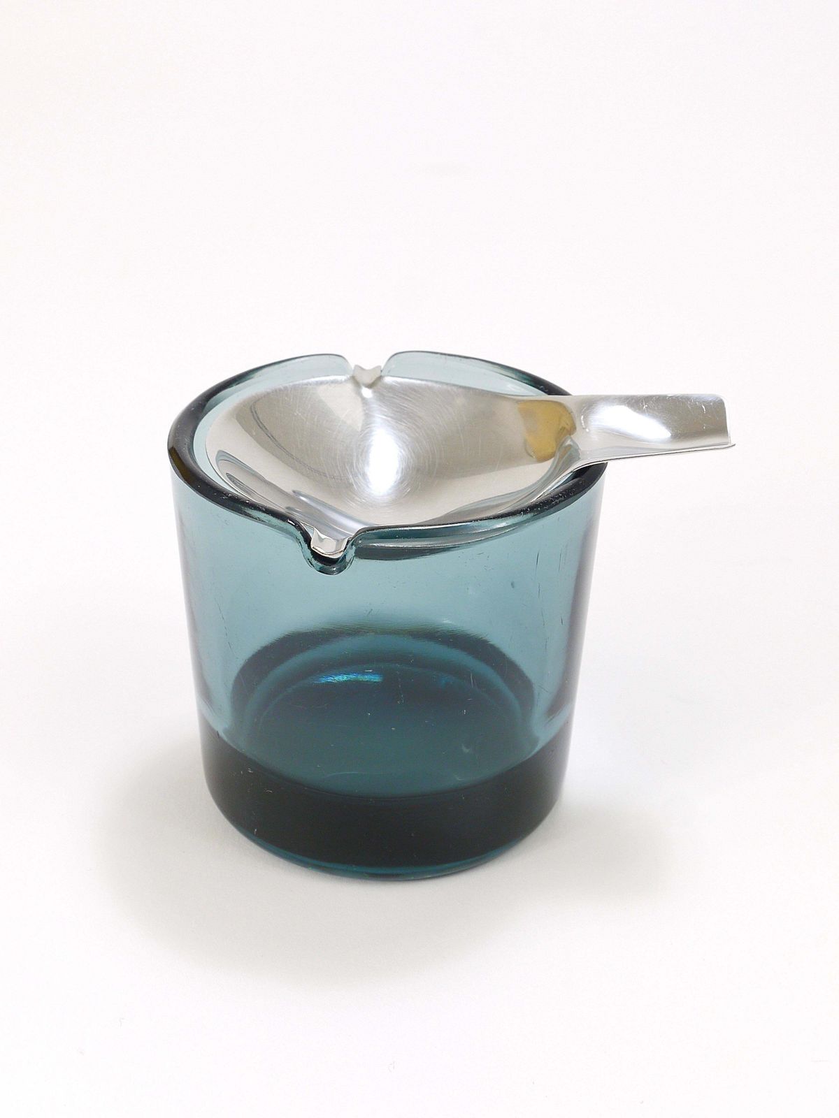 photo vinterior Wilhelm Wagenfeld Midcentury Tourmaline Bauhaus Ashtray By Wmf Germany, 1960s