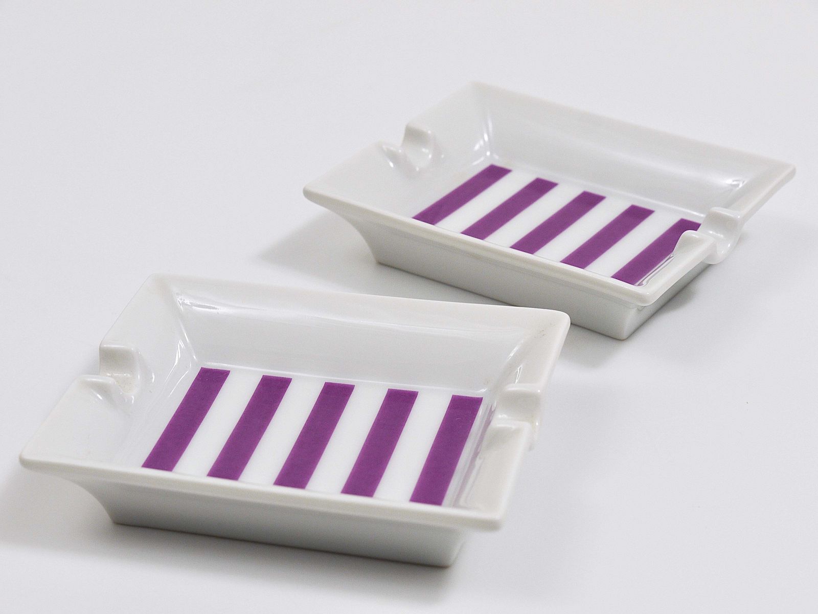 Pair Augarten Vienna Purple Midcentury Fine Porcelaine Ashtrays, Austria, 1950s photo buy